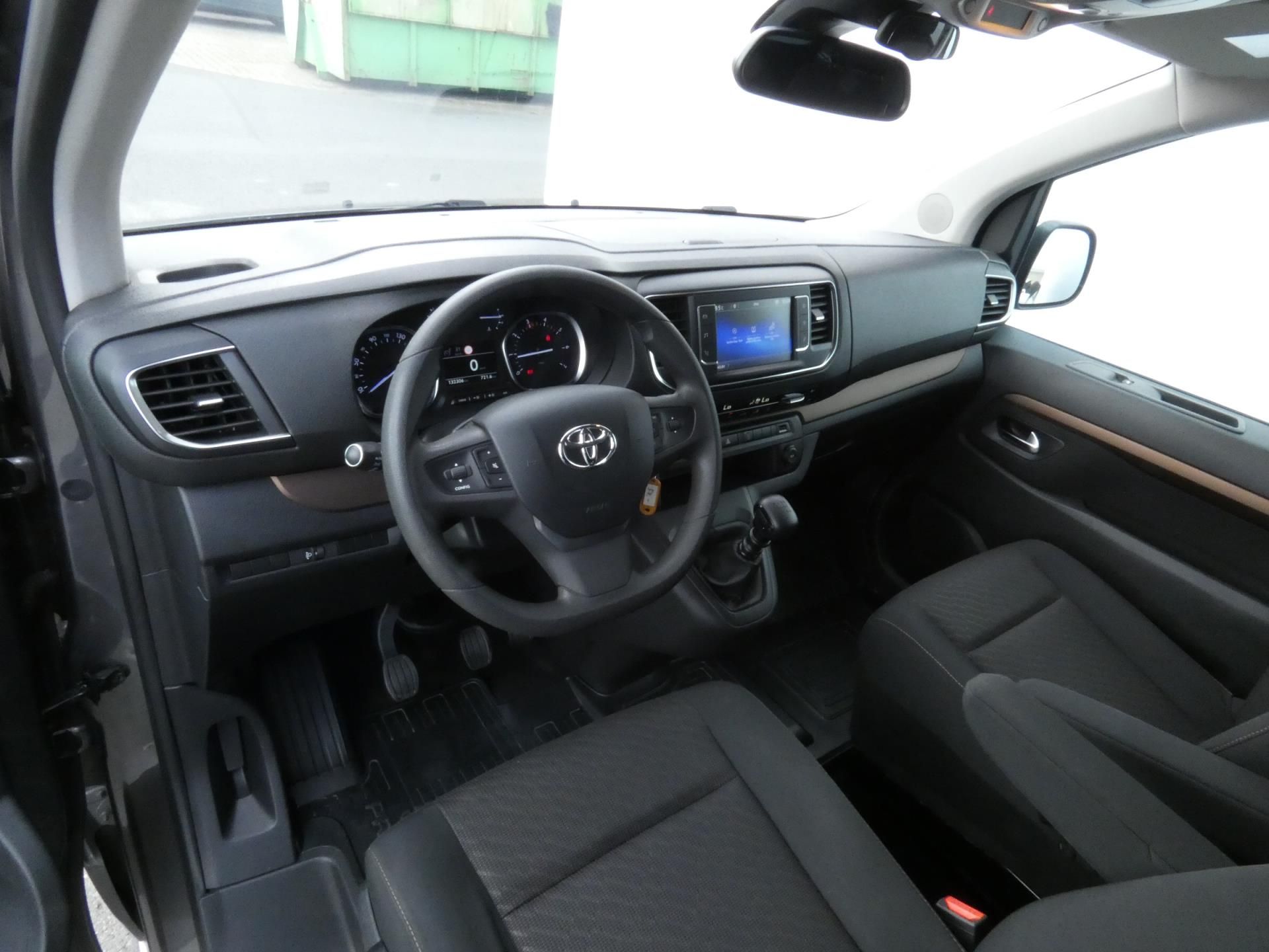 Toyota Proace, 2.0 D-4D 110KW 8-MÍST - fotka 5