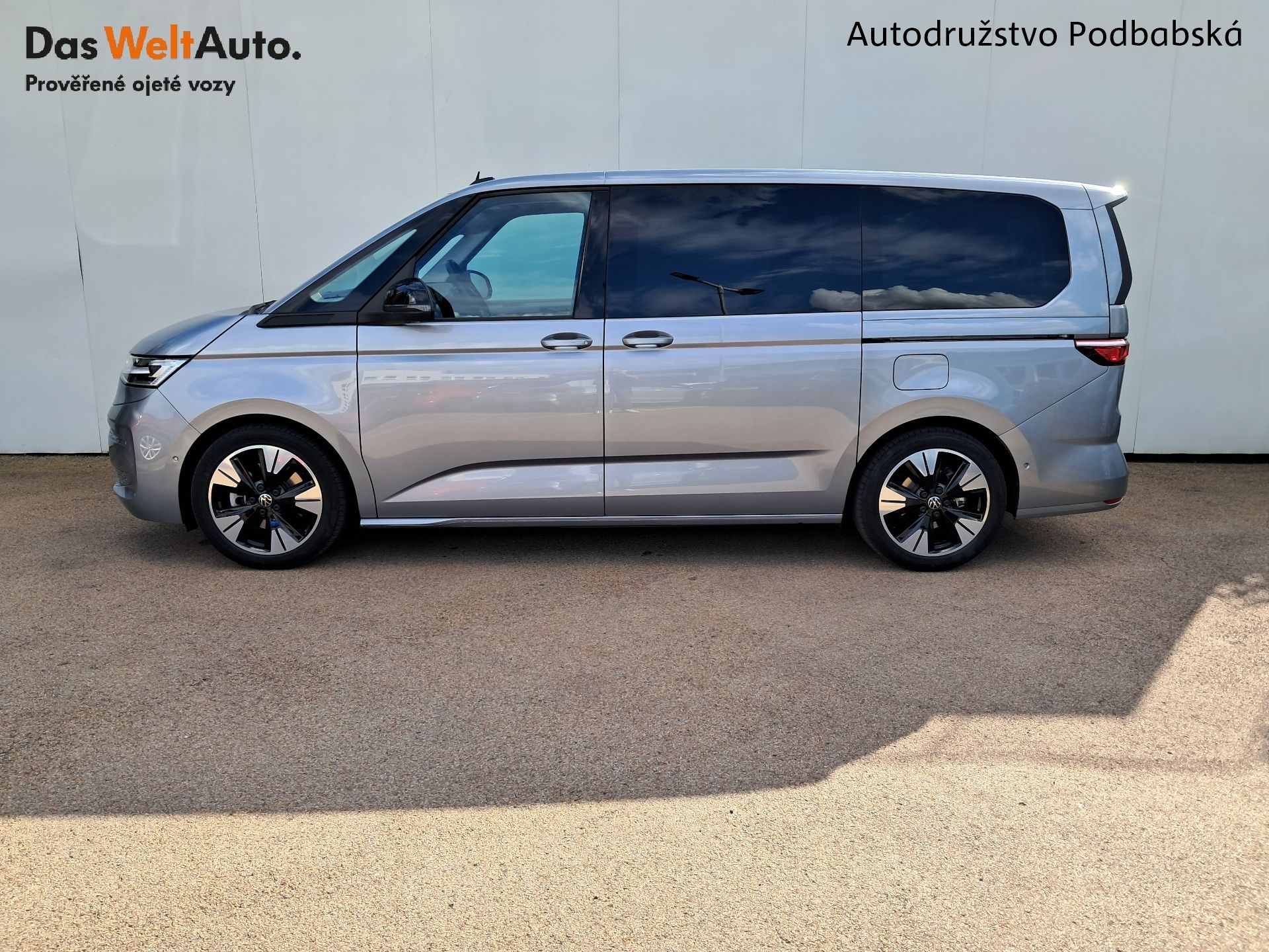 Volkswagen Multivan, MULTIVAN LONG Life 1.5 TSi P-H - fotka 3
