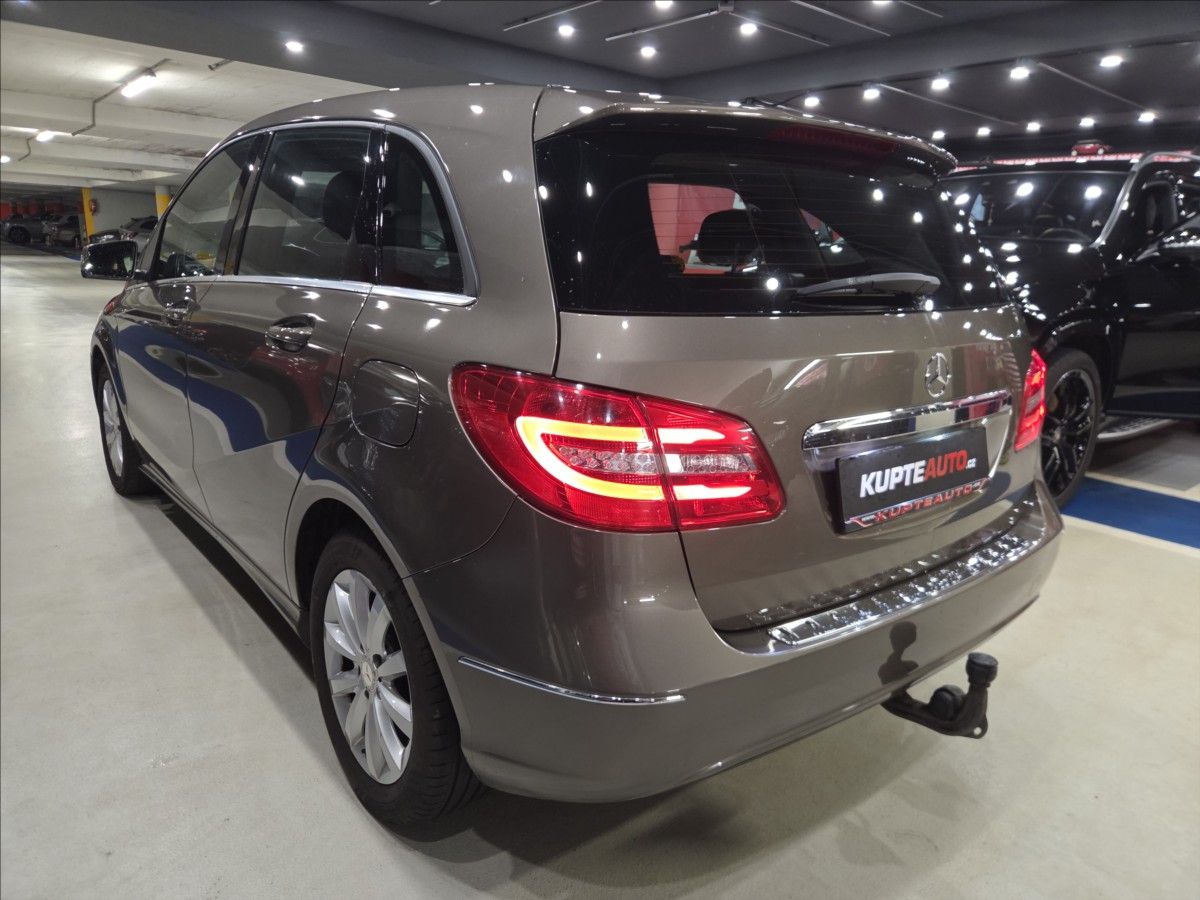 Mercedes-Benz Třídy B, 1,6 i + Zimní Alu !  Elegance - fotka 6
