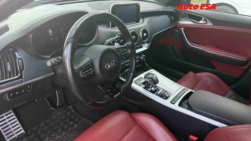 Kia Stinger, 3.3V6T-GDi - fotka 3