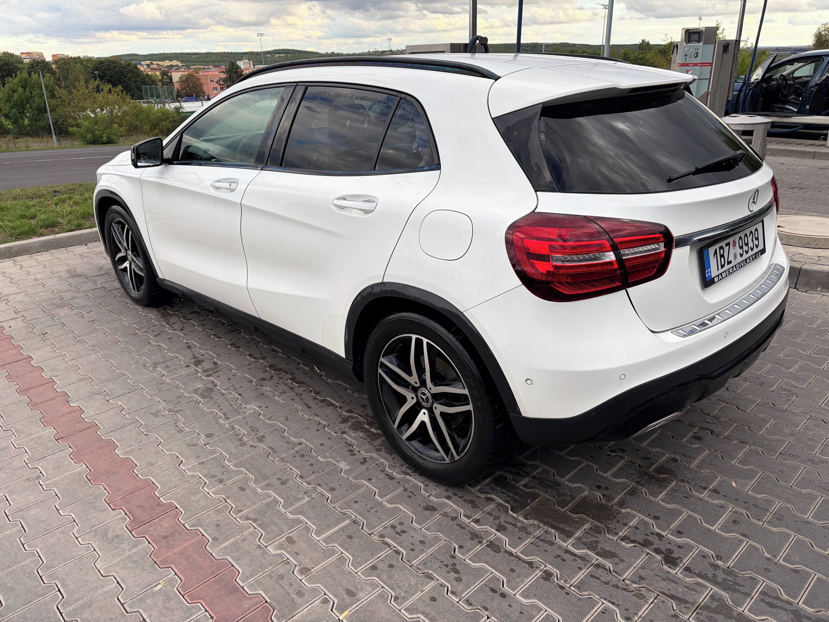 Mercedes-Benz GLA, 220 4matic - fotka 6