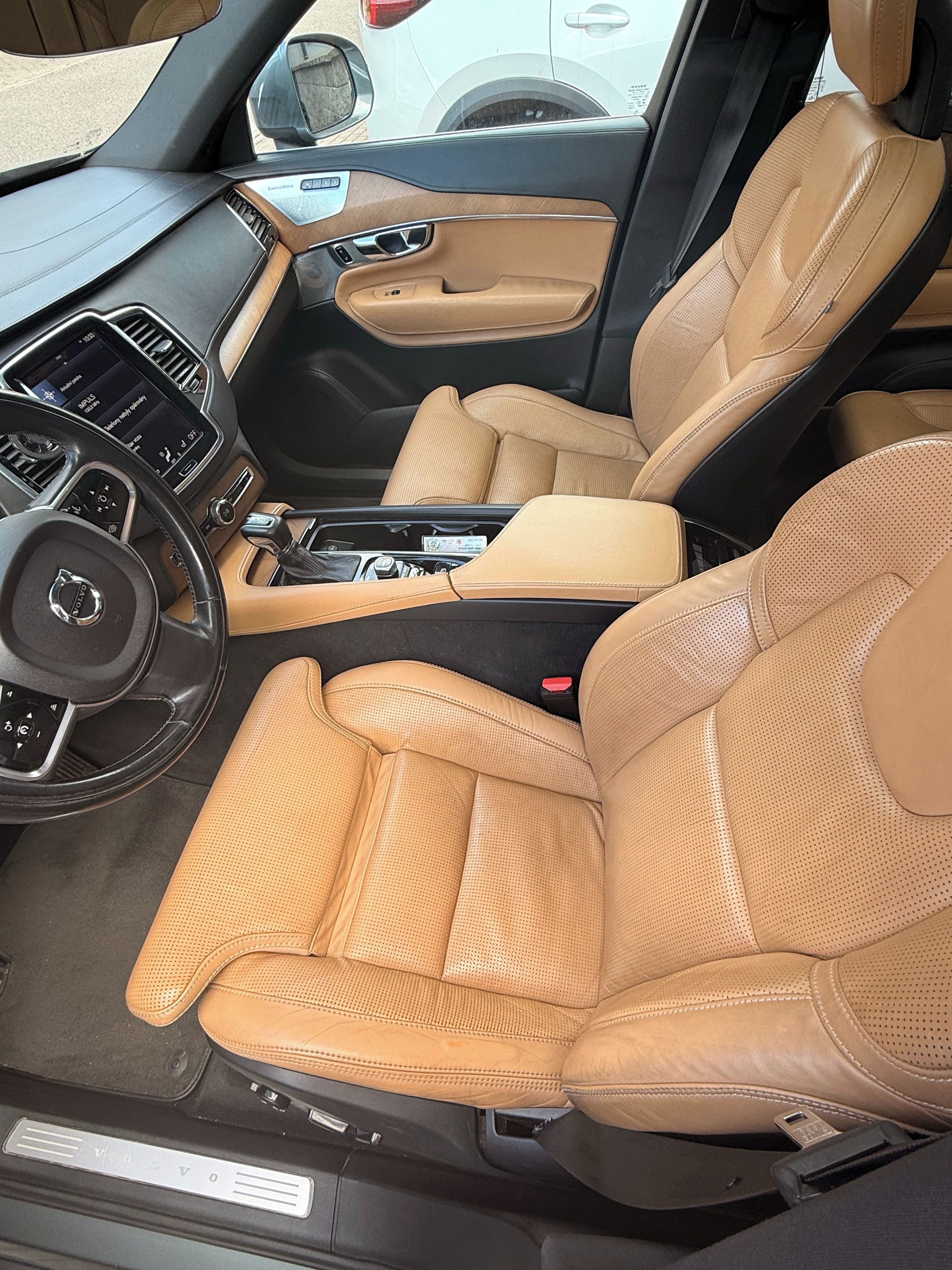 Volvo XC90, Volvo XC90 D5 AWD Drive E - fotka 6
