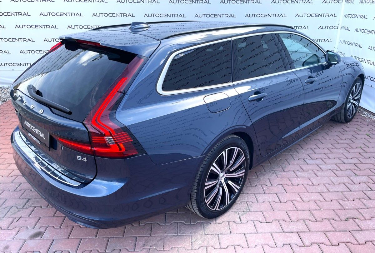Volvo V90, 2,0 i,145kW,MHEV core,STK 4/28 - fotka 3