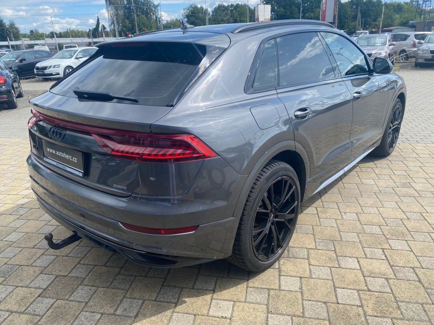 Audi Q8, 50 3.0 TDi 210kW Quattro Sline - fotka 4