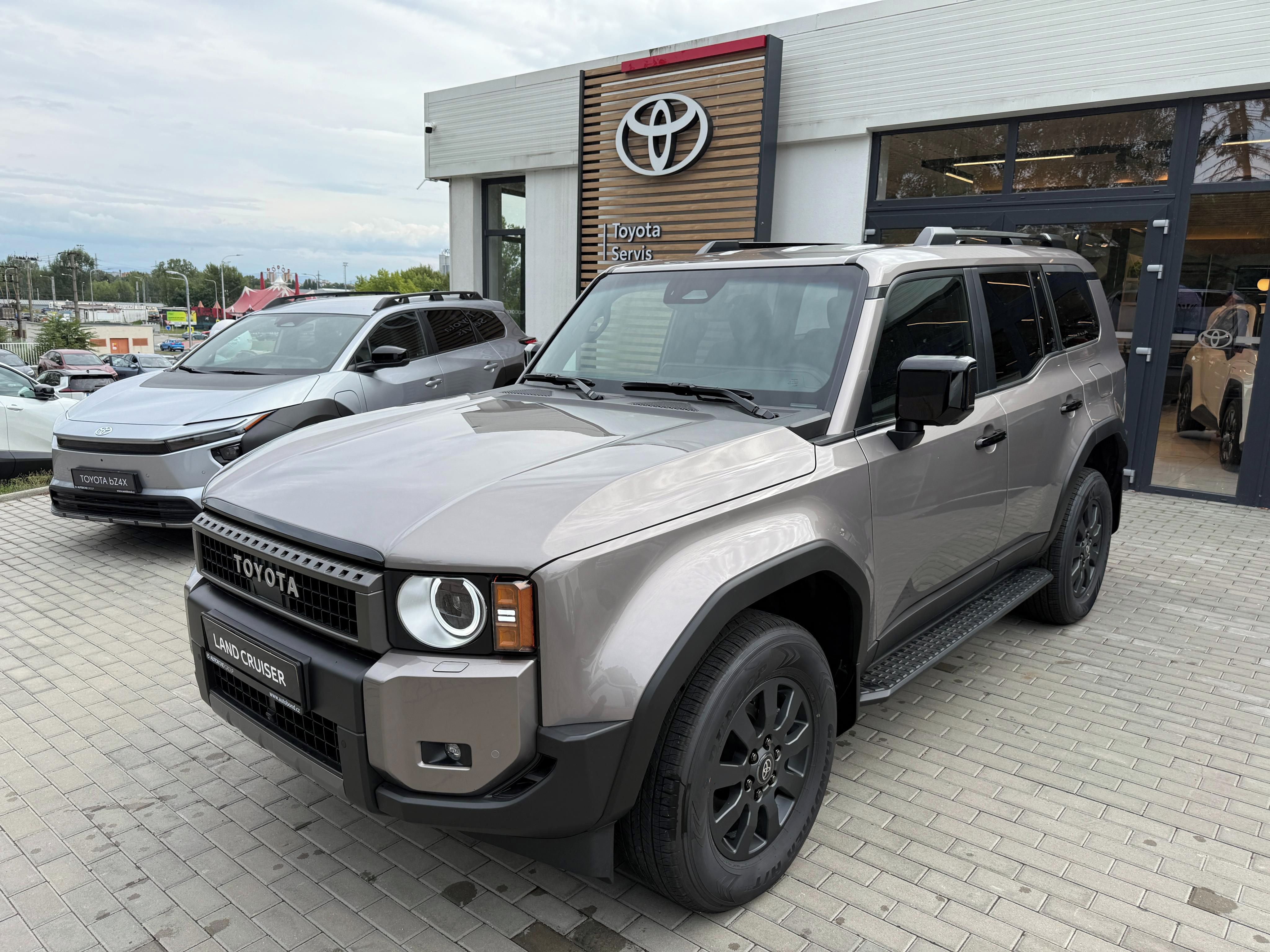 Toyota Land Cruiser, 2.8 MHEV Invincible - fotka 2