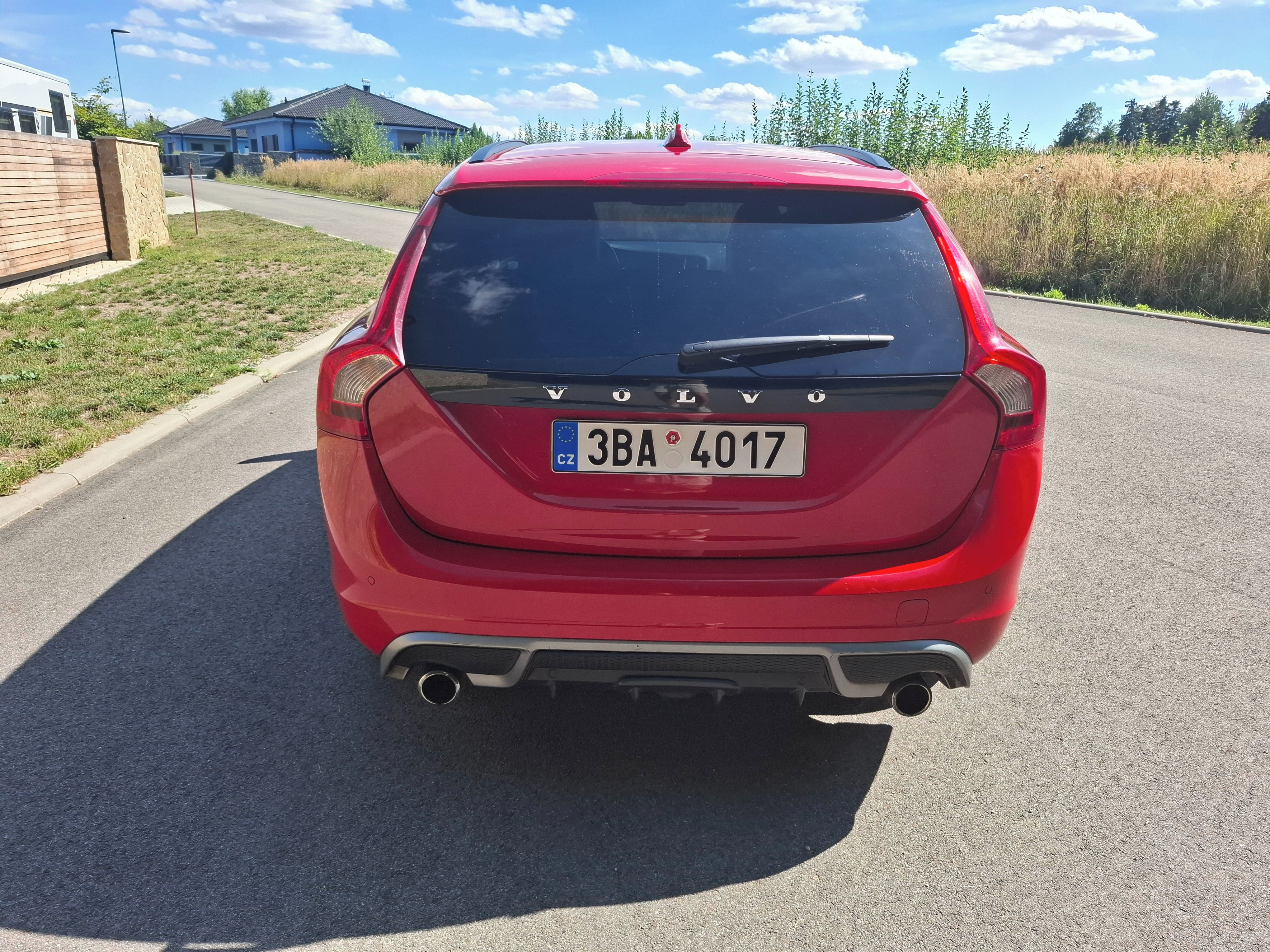Volvo V60, Volvo V60 D5, R-design 151kw - fotka 5