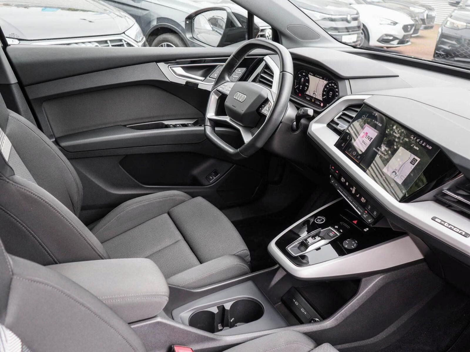Audi Q4 e-tron, 40 150KW*Navi*Led*DAB* - fotka 3