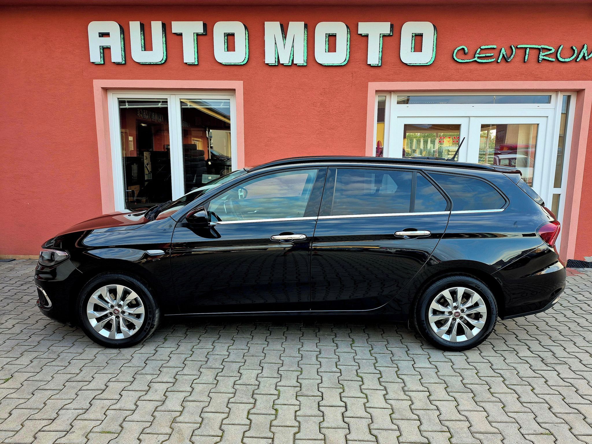 Fiat Tipo, 1.4 TURBO 88kw Lounge - fotka 2