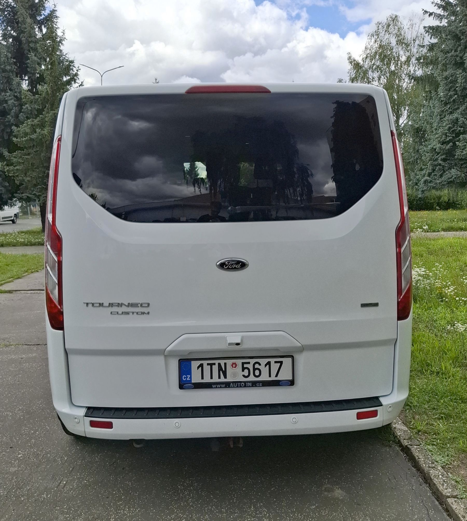 Ford Tourneo Custom, 2.0 Ecoblue diesel 125 kW - fotka 4
