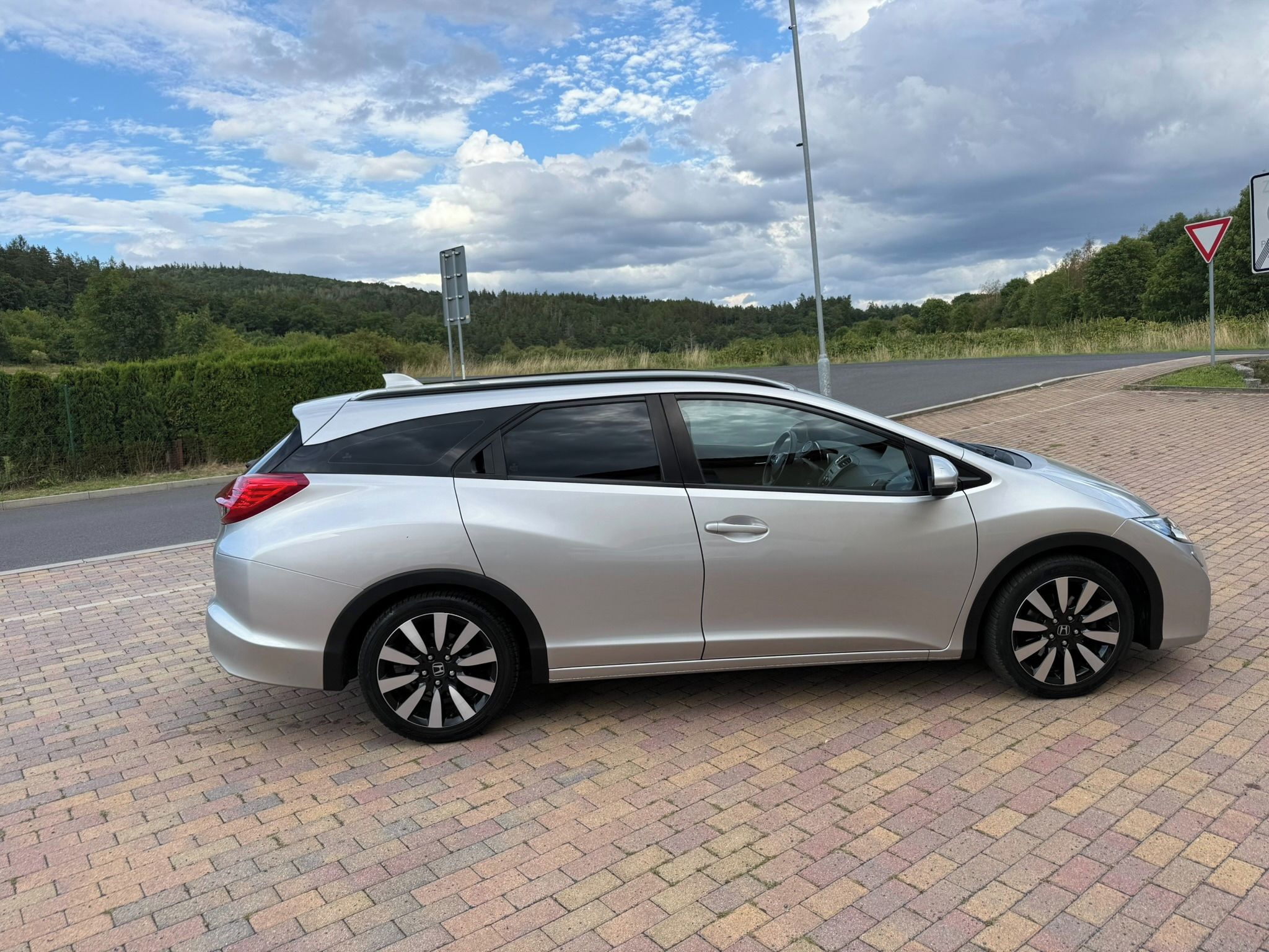 Honda Civic, IX TOURER 1.8 i-VTEC 104kW - fotka 6