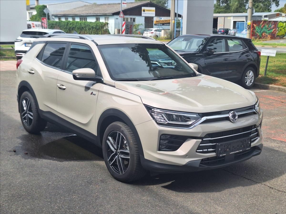 SsangYong Korando, 1,5 GDI 4WD  ČR+ventil.sedaček - fotka 3