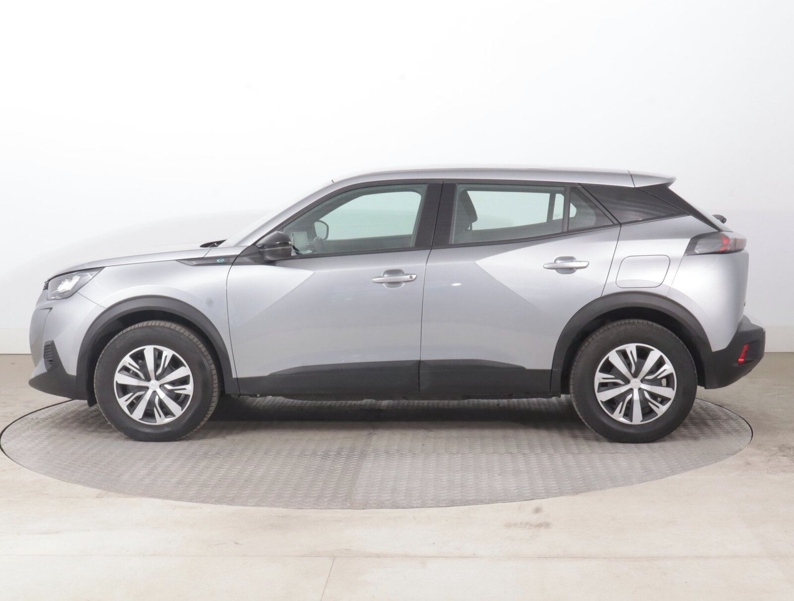 Peugeot 2008, 50 kWh, Active Pack, Automat - fotka 3