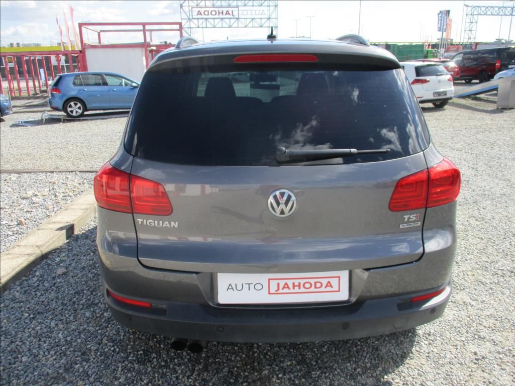 Volkswagen Tiguan, 1,4 TSi, aut klima,serv.kn. - fotka 6
