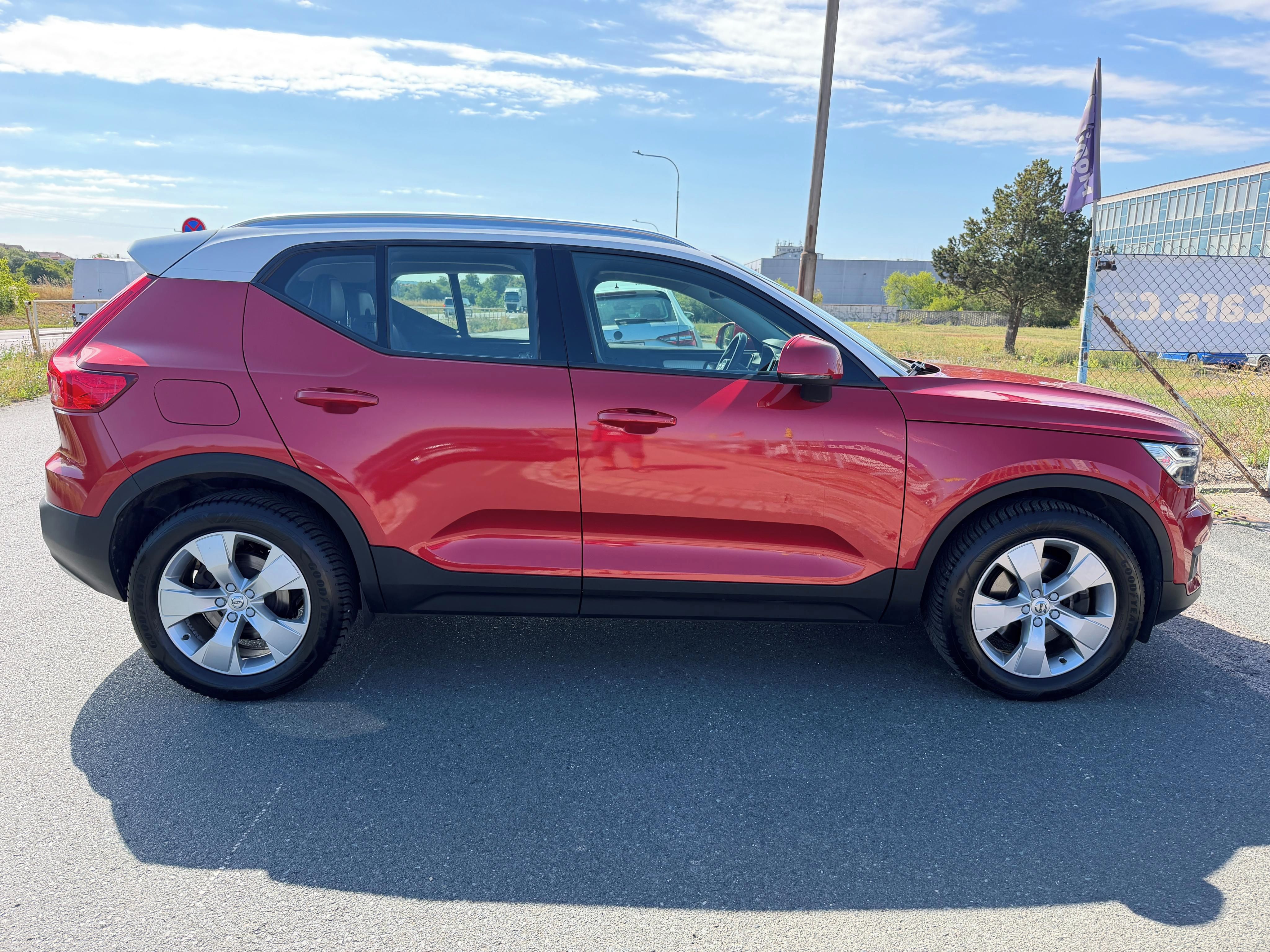 Volvo XC40, 2.0 D4 140kW 4X4, AUTOMAT - fotka 4