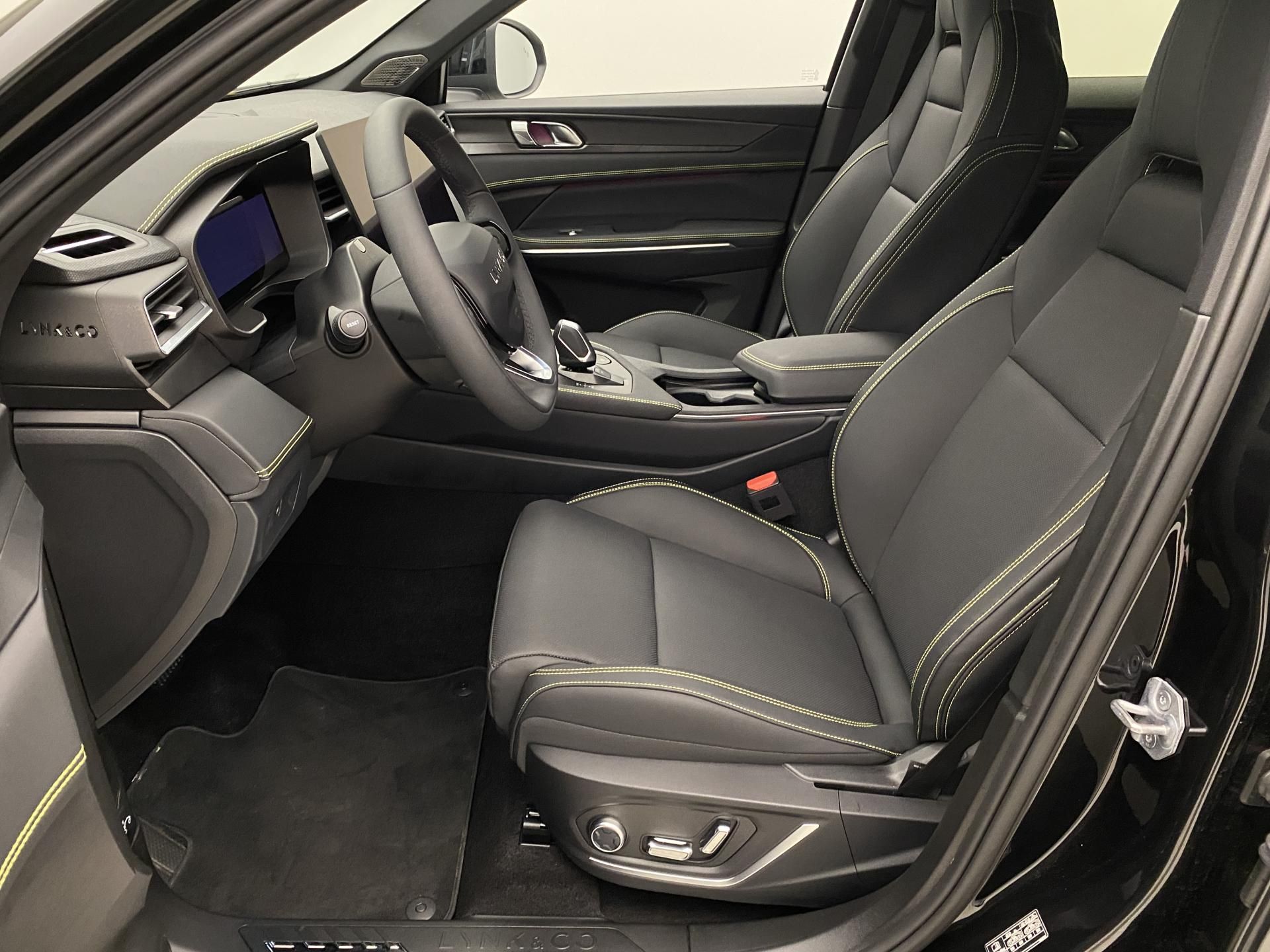 Lynk & Co 01, MORE PHEV AUT CZ 1.maj - fotka 4