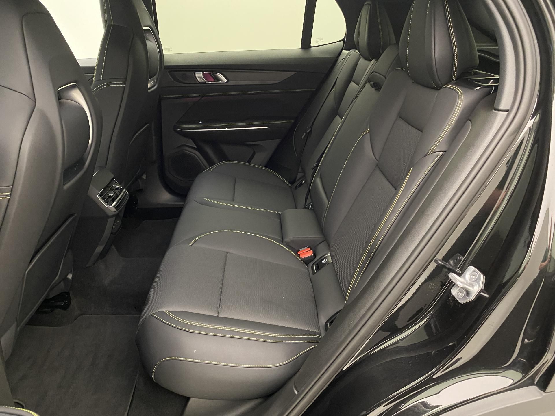 Lynk & Co 01, MORE PHEV AUT CZ 1.maj - fotka 5