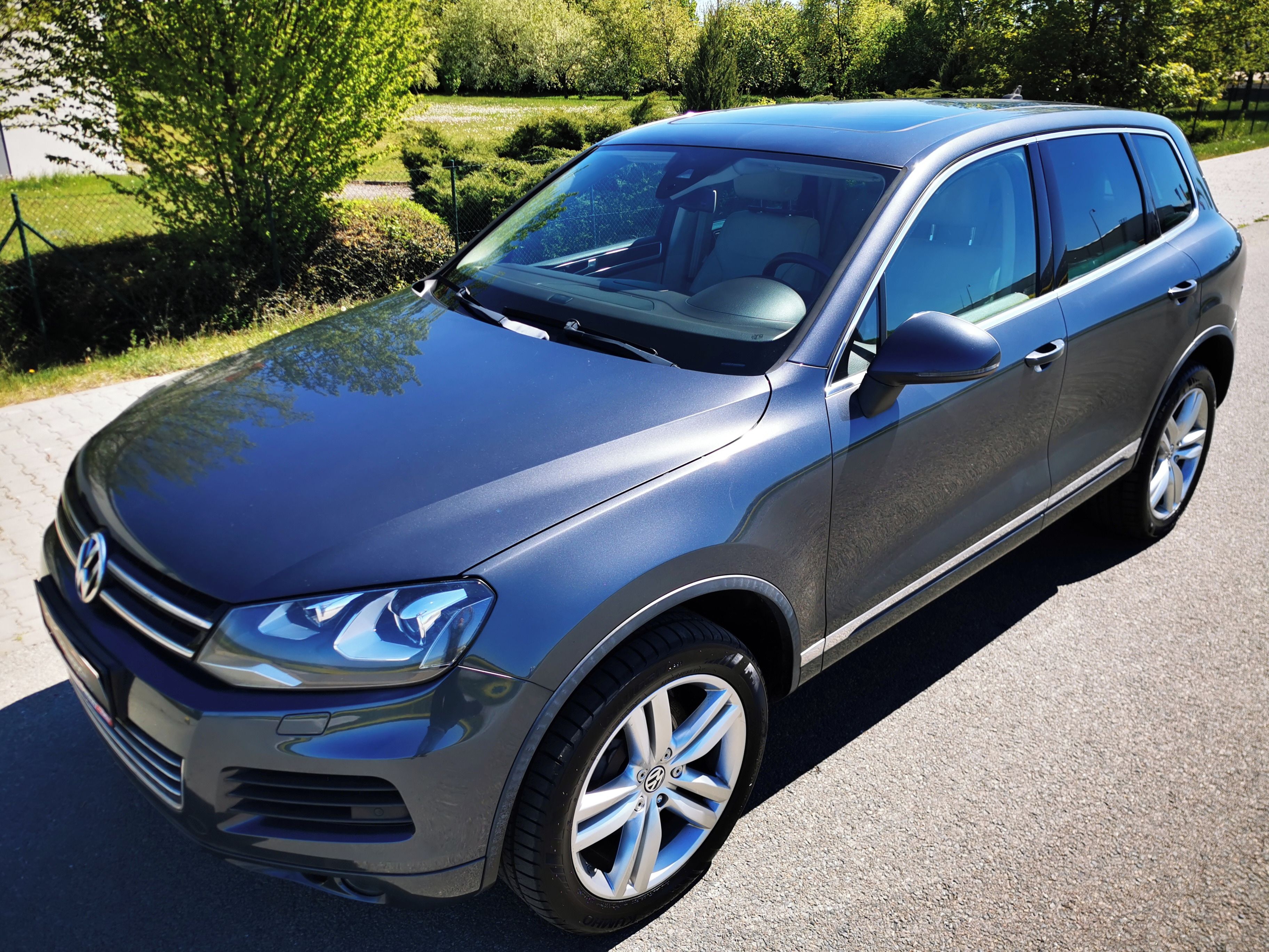 Volkswagen Touareg, 4.2 TDi V8 EXCLUSIVE - fotka 2
