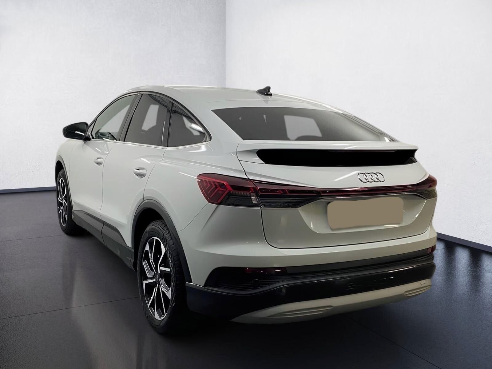 Audi Q4 e-tron, 40 150KW*Navi*Led*DAB*PDC* - fotka 2