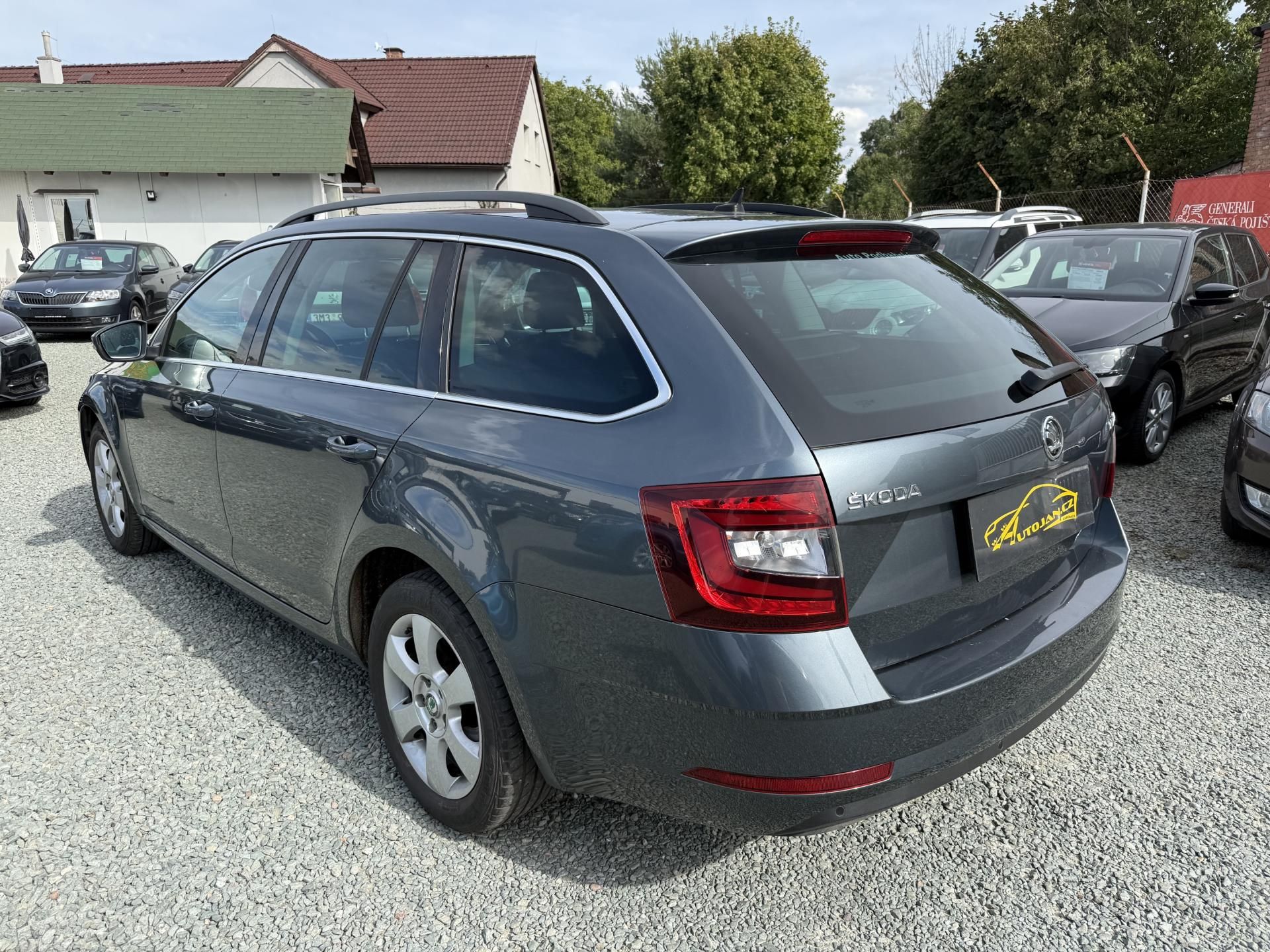 Škoda Octavia, 1.6 TDI DSG STYLE - fotka 4