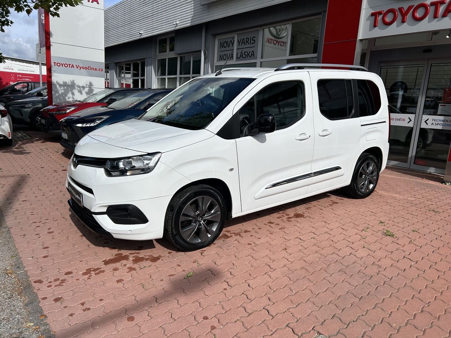 Toyota Proace City Verso, 5D SWB 1.2T 110 6MT - Family