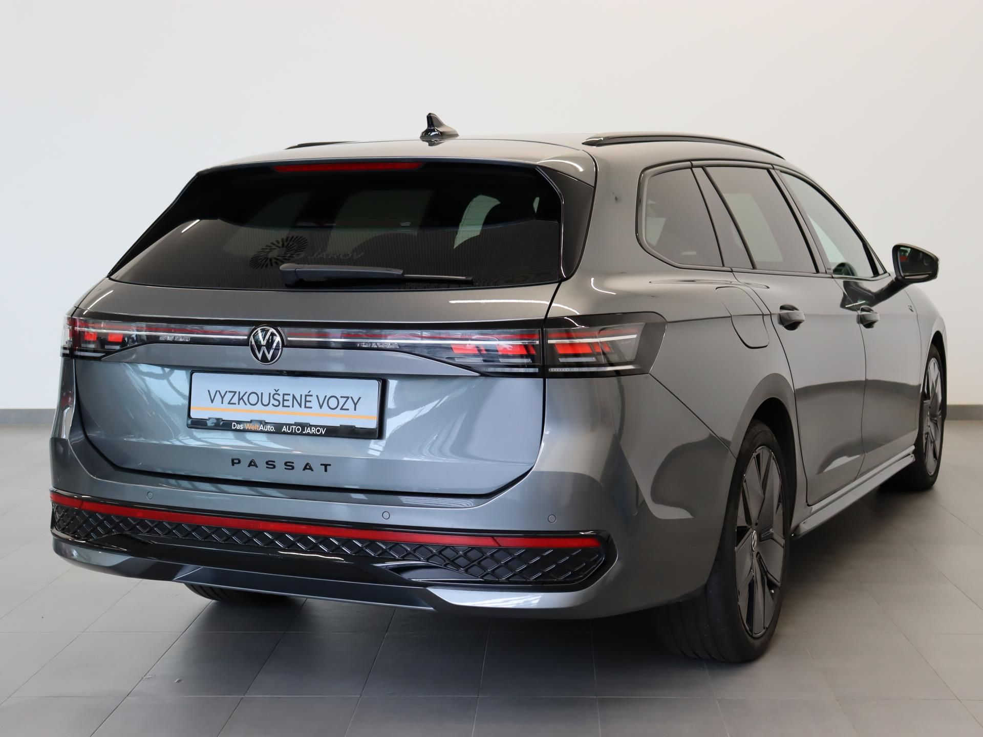 Volkswagen Passat, R-LINE 2,0 TDI 142 KW 4MOT - fotka 2
