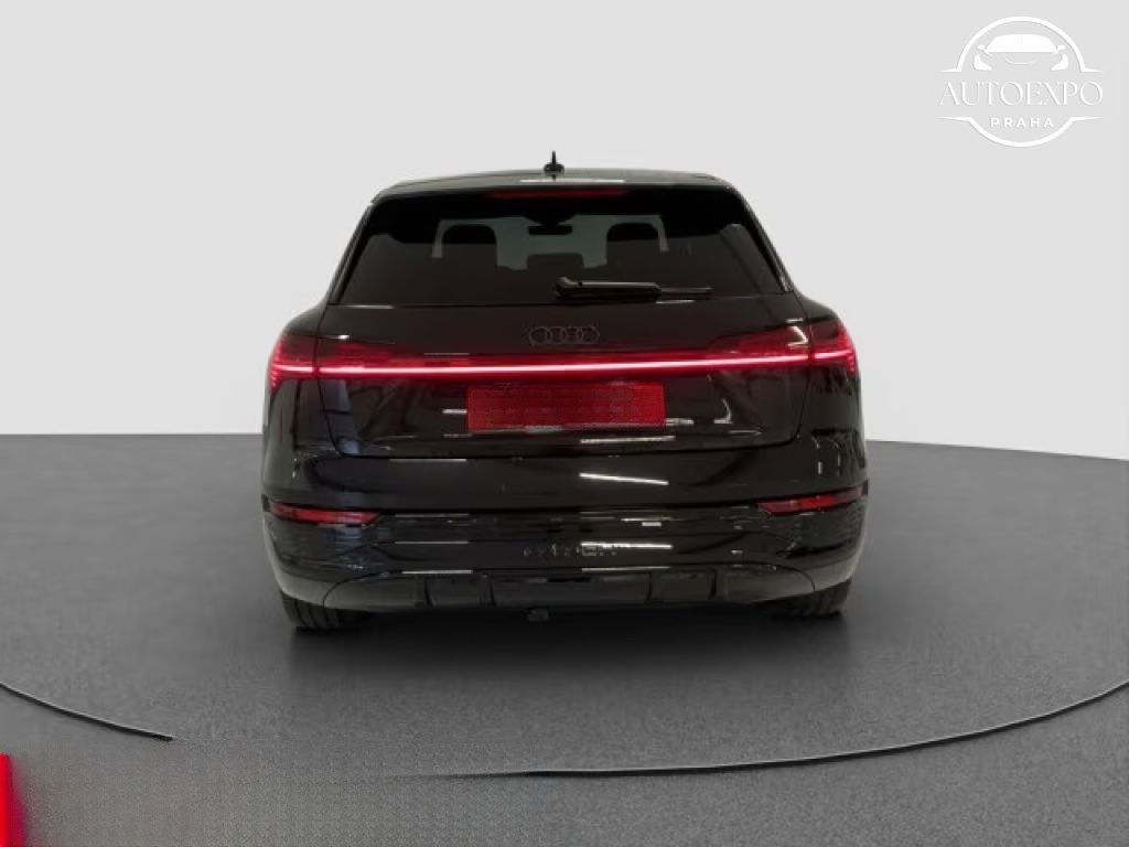 Audi Q8 e-tron, Q8 55 e-tron 2x S-Line* - fotka 6