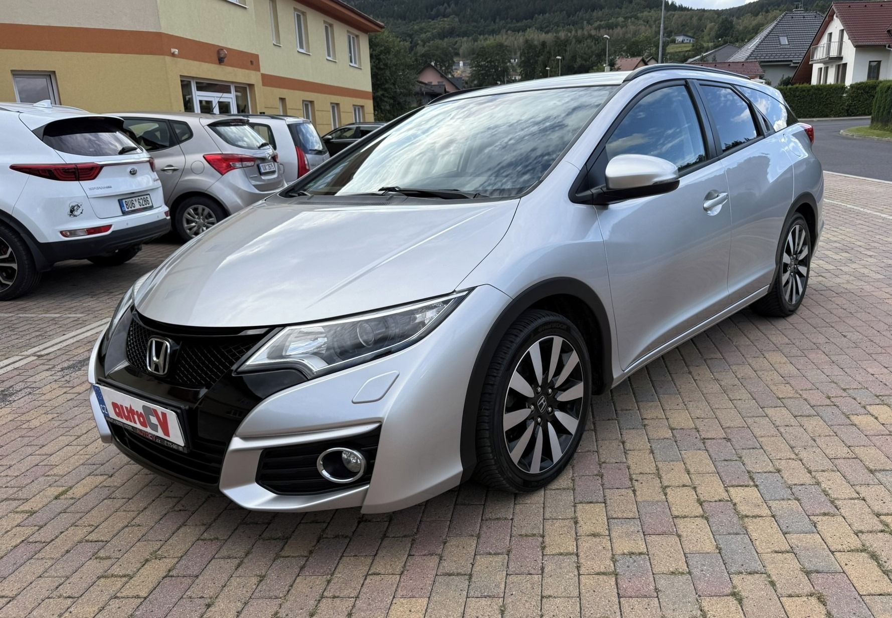 Honda Civic, IX TOURER 1.8 i-VTEC 104kW - fotka 2