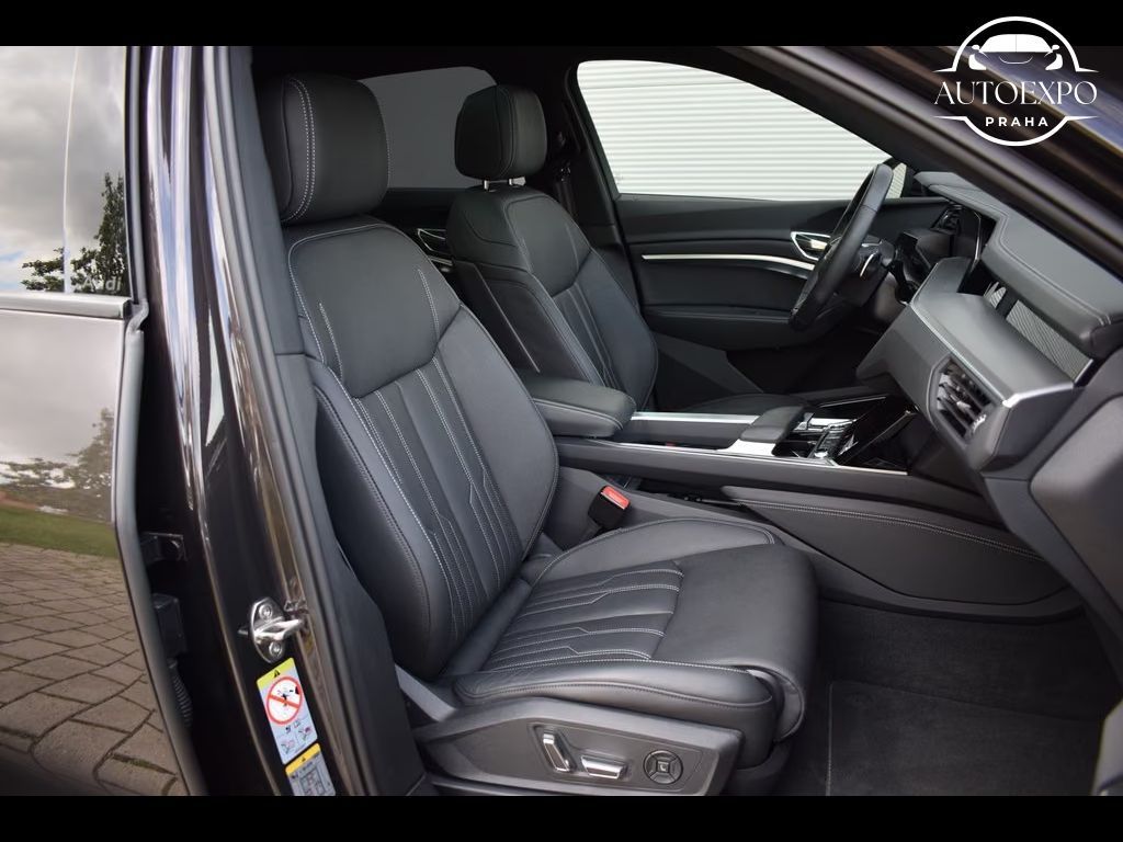 Audi Q8 e-tron, Sportback 55 qu. *S-line*Pano* - fotka 5