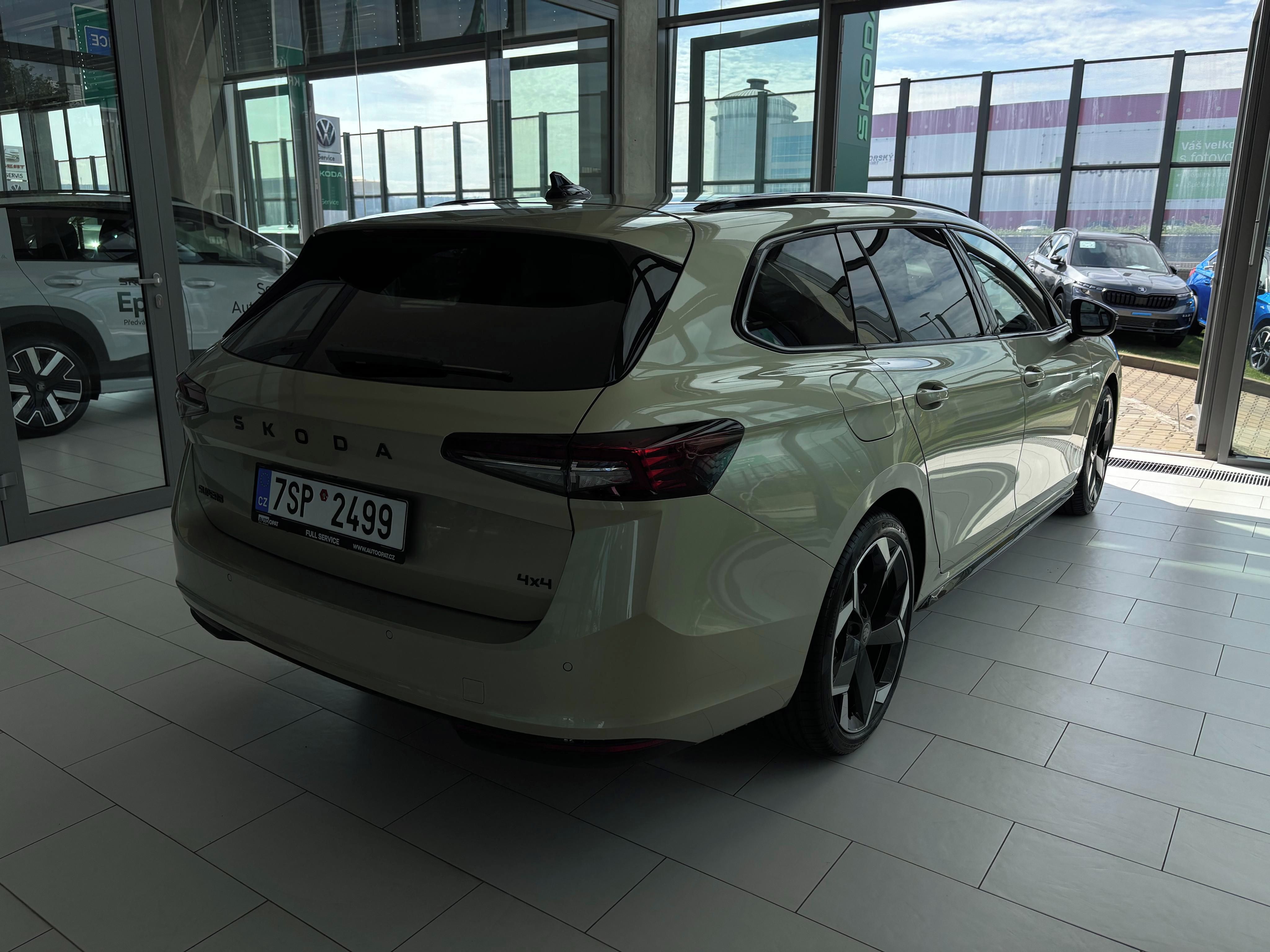 Škoda Superb, Sportline 2,0 TDI 142 kW 4x4 - fotka 6