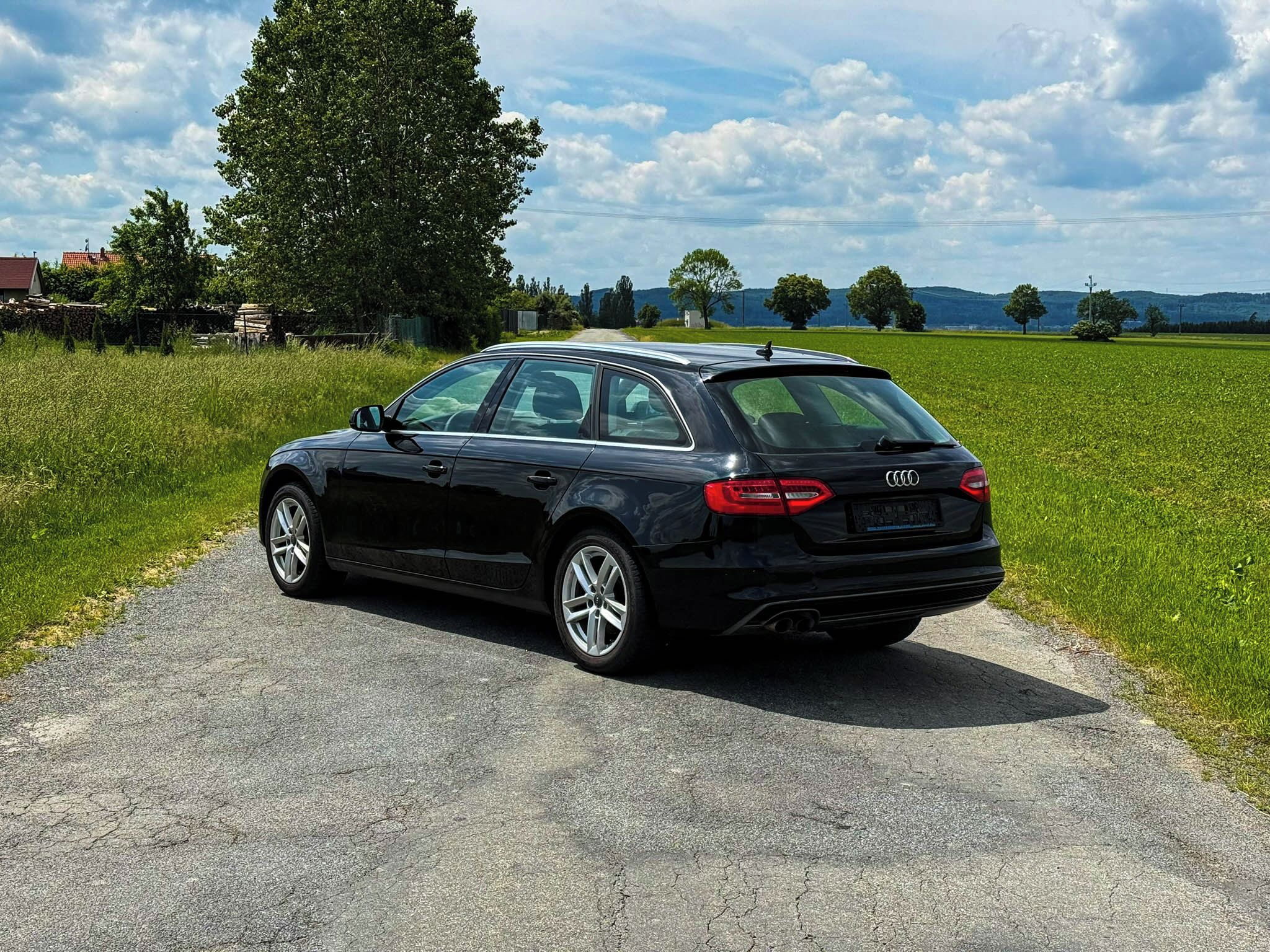 Audi A4, B8.5 2.0TDi 130kW manuál S- - fotka 5