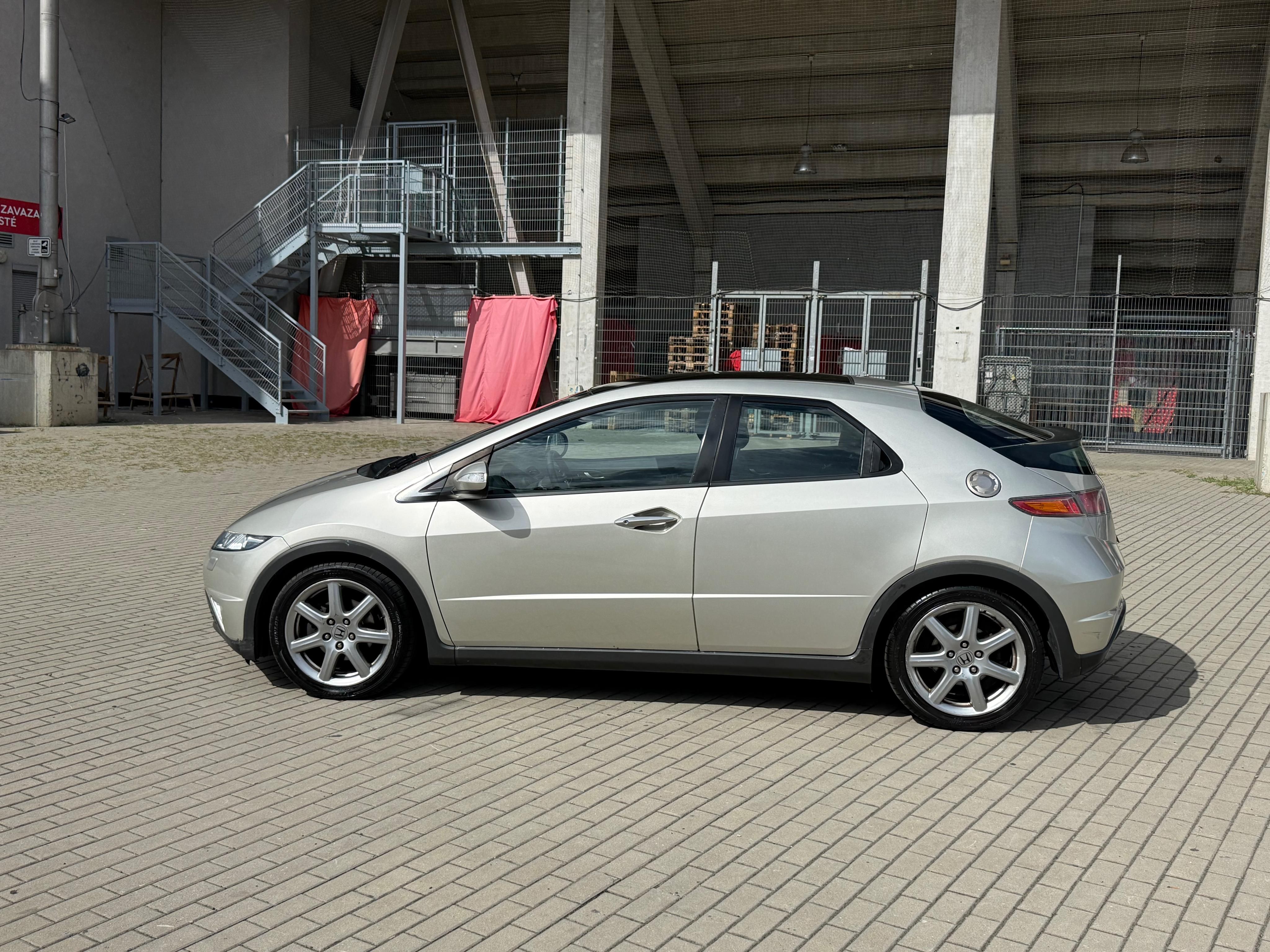 Honda Civic, 1.8V-TEC, 103kw Nová STK - fotka 2