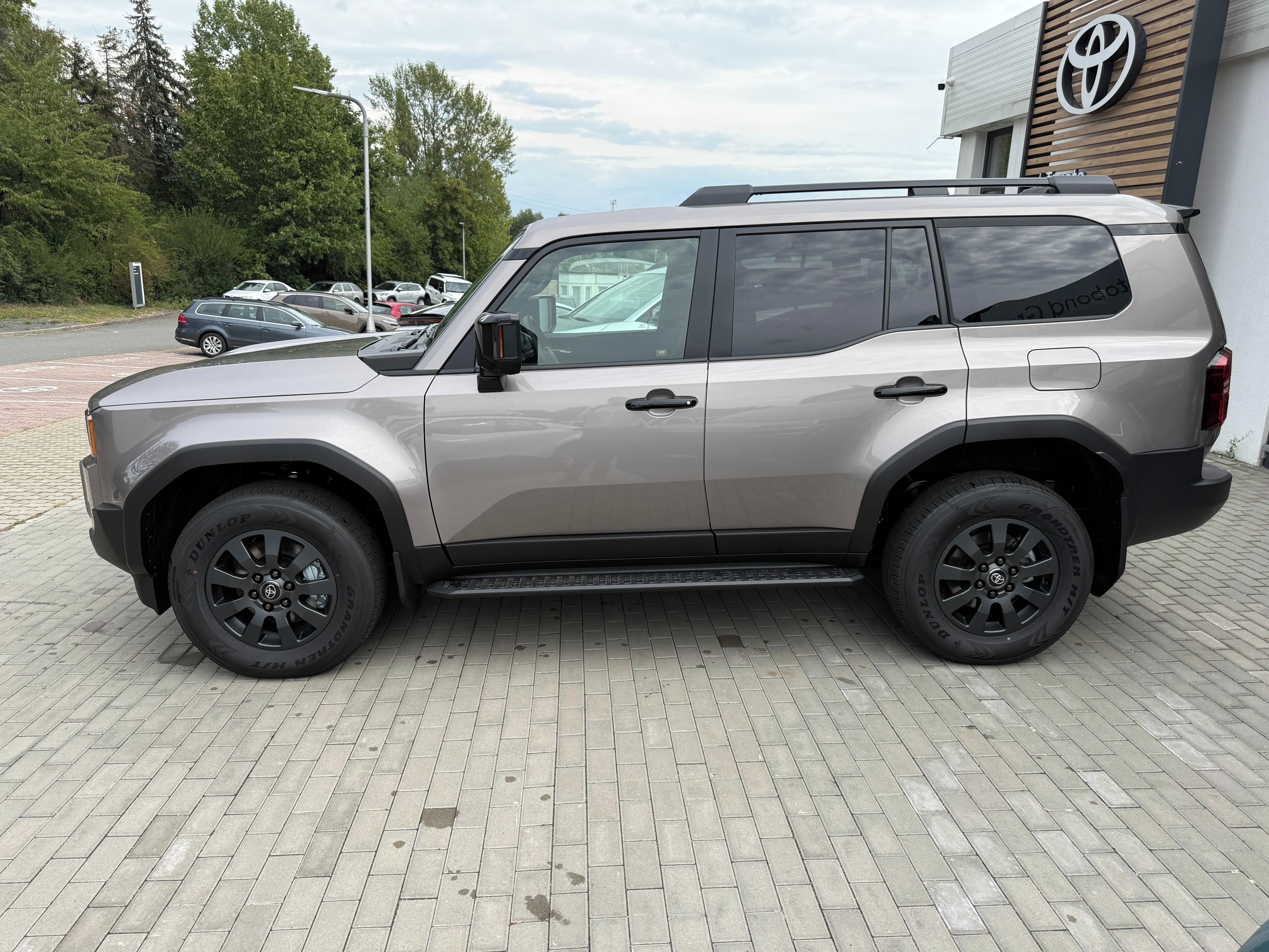 Toyota Land Cruiser, 2.8 MHEV Invincible - fotka 3