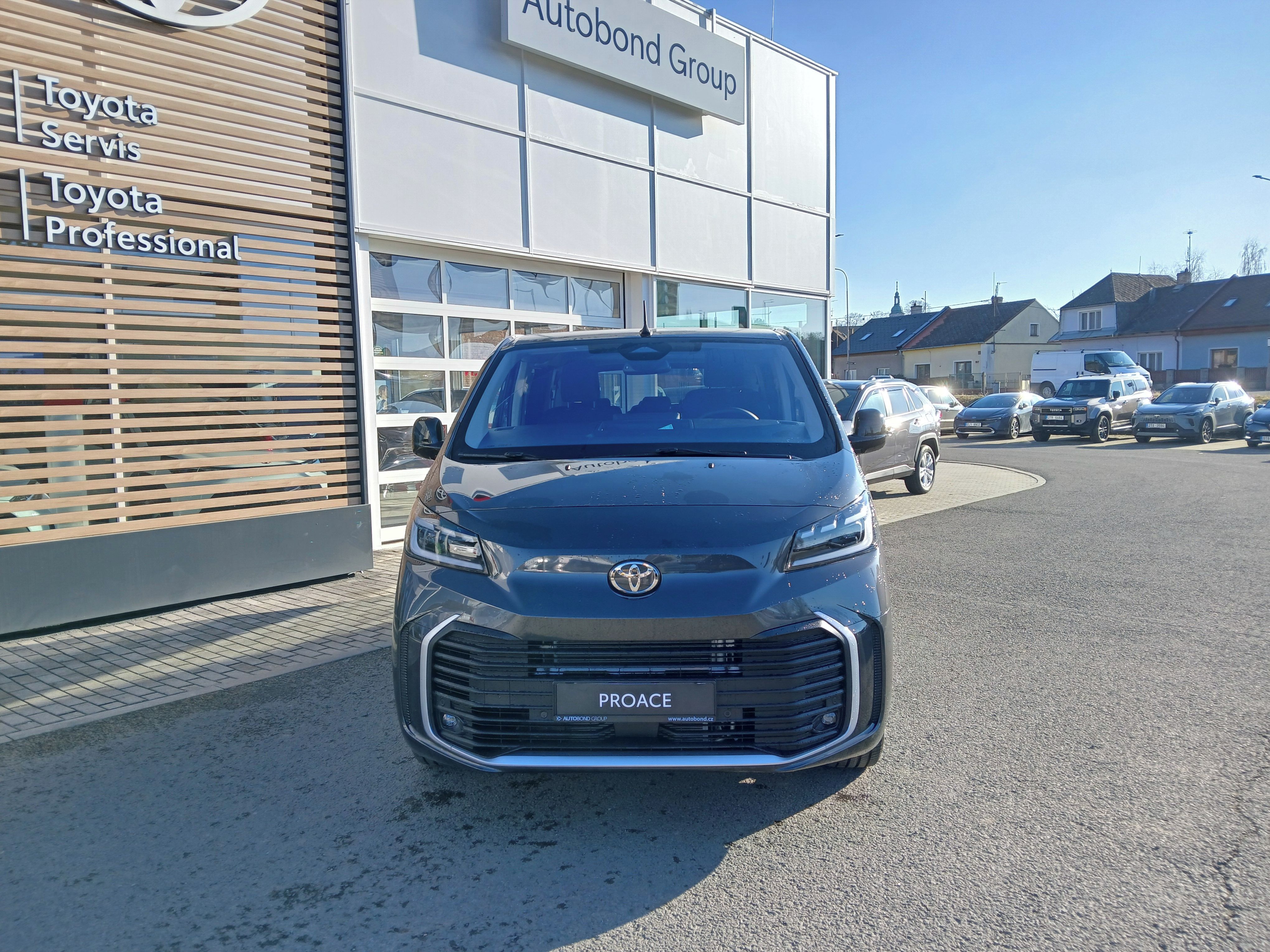 Toyota Proace Verso, 2.2L Business Comfort TAŽNÉ - fotka 2