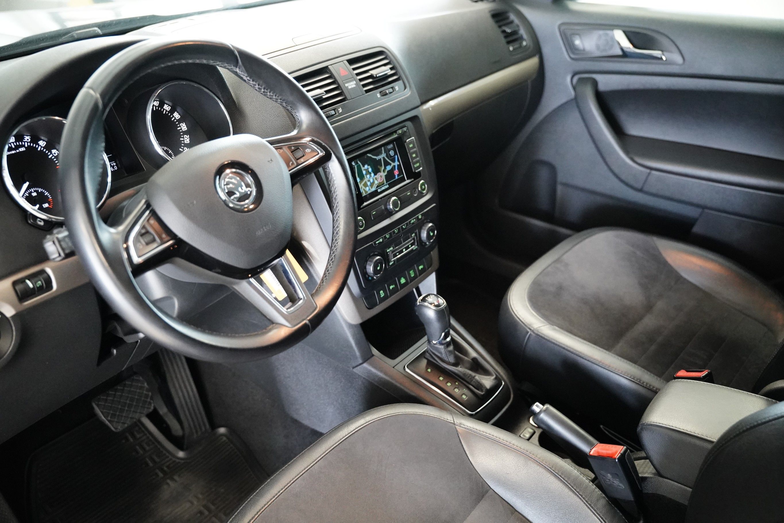 Škoda Yeti, 2.0 TDI 103 kW Elegance Outdoo - fotka 5