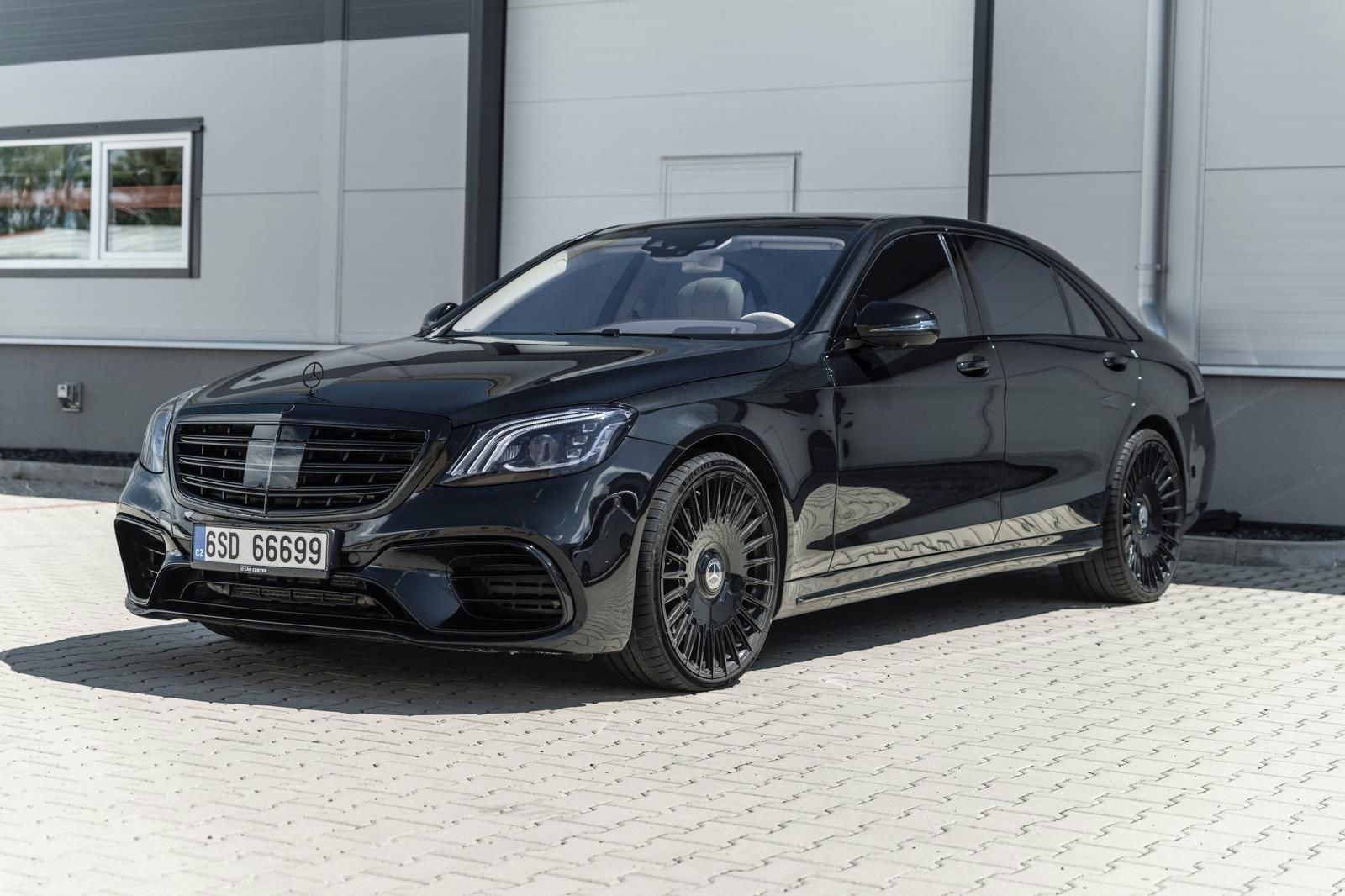 Mercedes-Benz Třídy S, Mercedes-Benz S560 Long / S63 - fotka 5