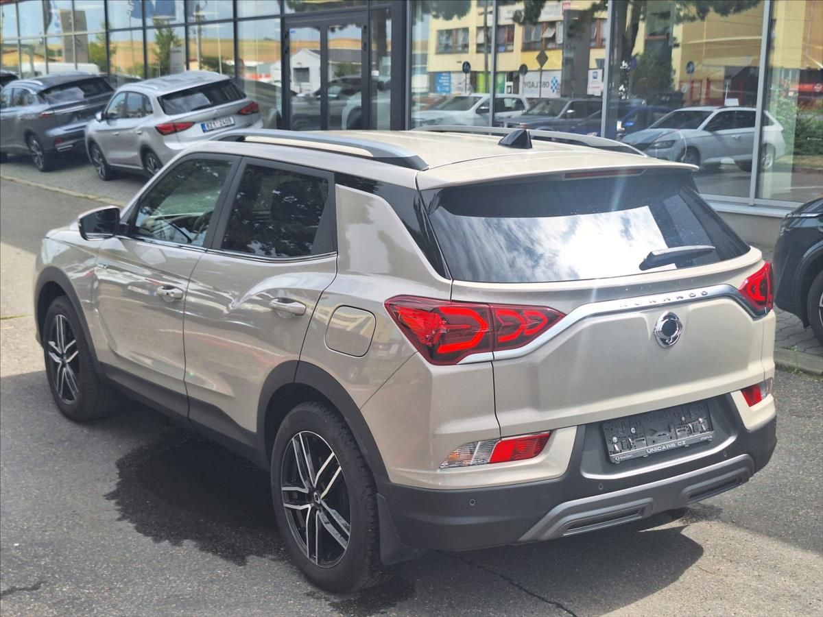 SsangYong Korando, 1,5 GDI 4WD  ČR+ventil.sedaček - fotka 6