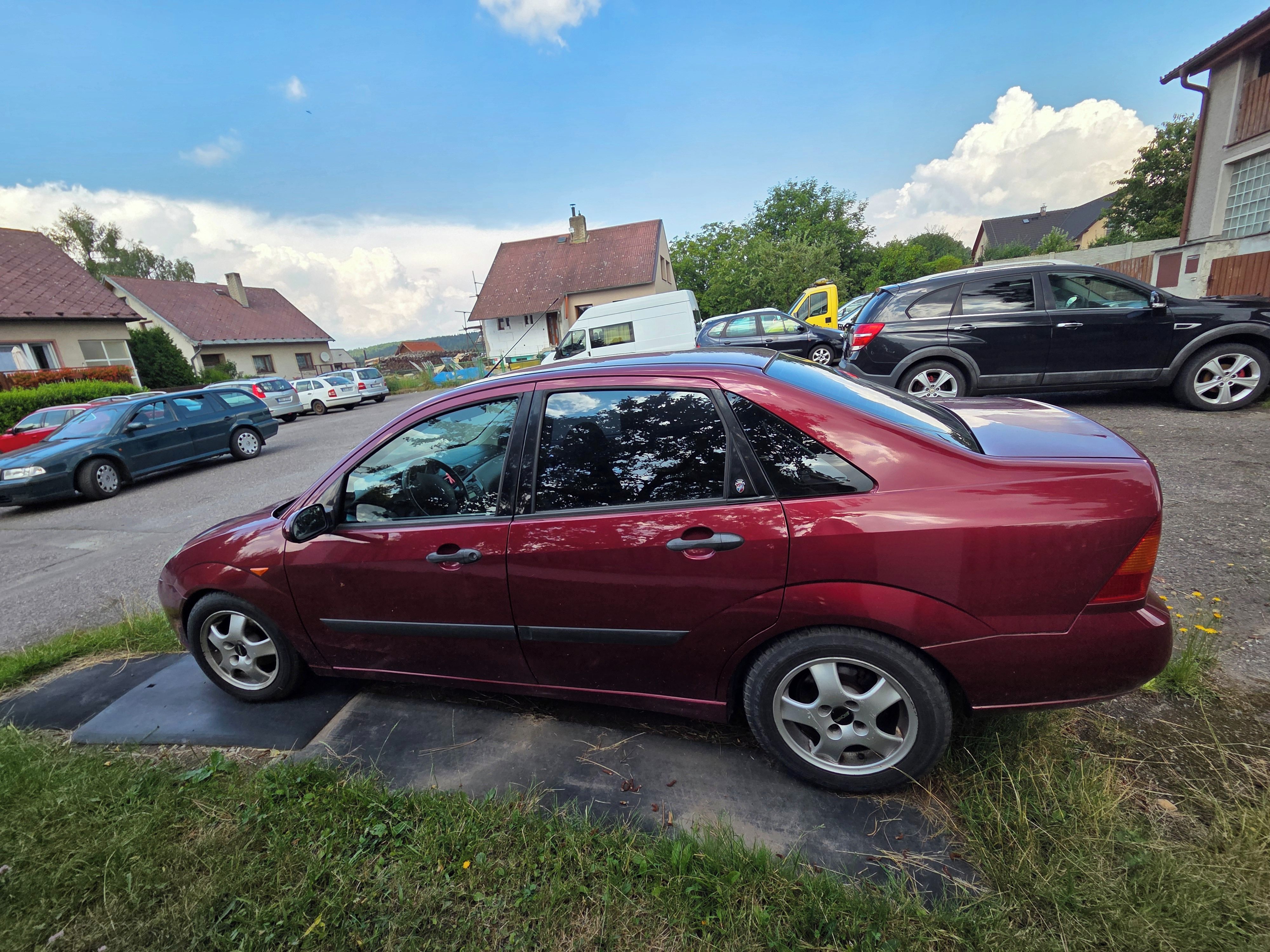Ford Focus, 1.8 Ghia - fotka 5