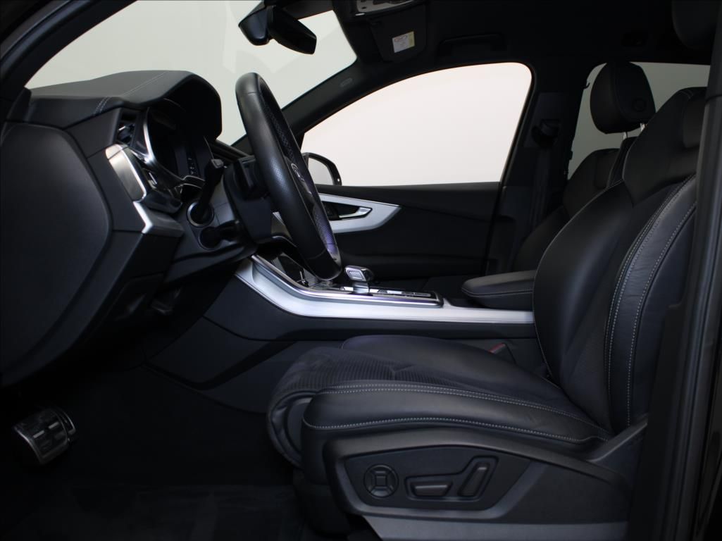 Audi Q7, 3,0 50TDi S-Line 36tkm. ČR - fotka 6