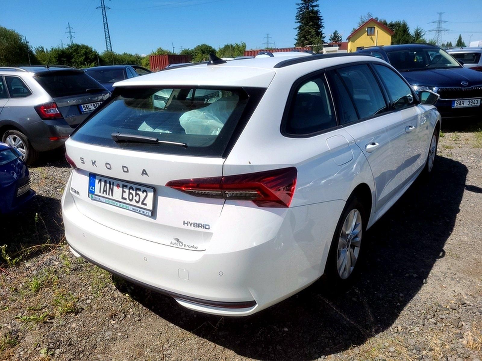 Škoda Octavia, SELECTION 1,5 TSI 85 kW DSG - fotka 2