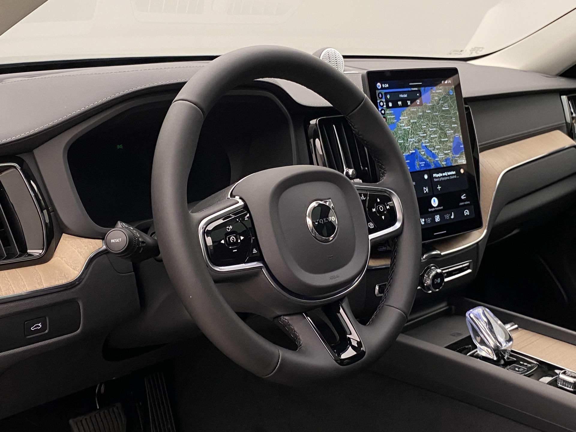 Volvo XC60, B5 AWD ULTRA CZ 1.maj - fotka 3