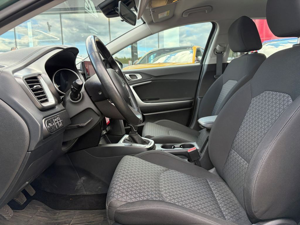 Kia Cee´d, 1.5 T-GDi Exclusive 118kW - fotka 6