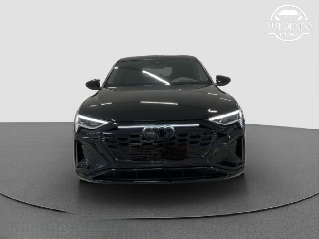 Audi Q8 e-tron, Q8 55 e-tron 2x S-Line* - fotka 5