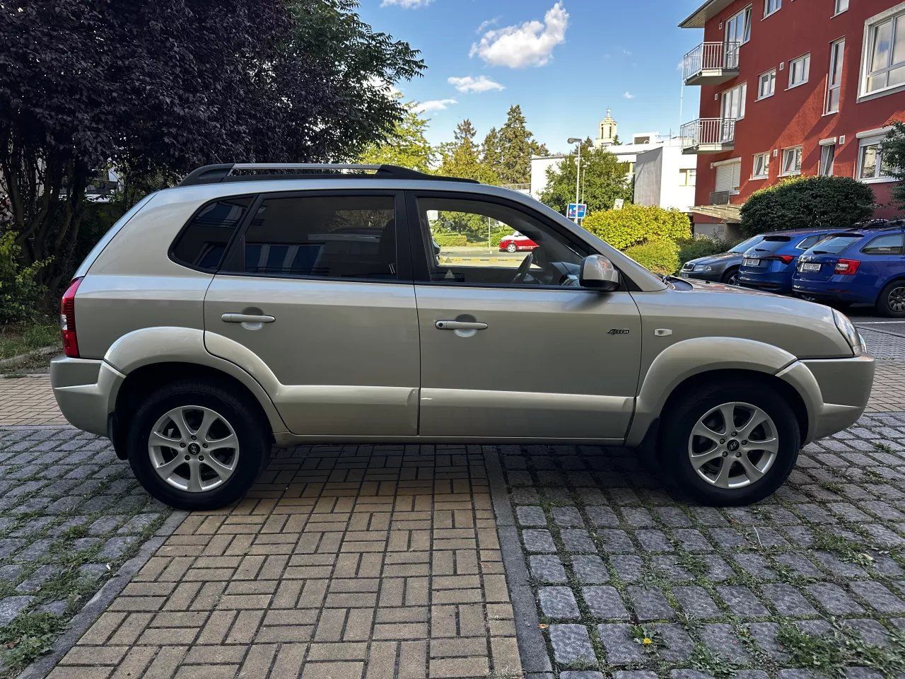 Hyundai Tucson, 2.0 CRDI 103kW SUV 4x4 Tažné - fotka 3