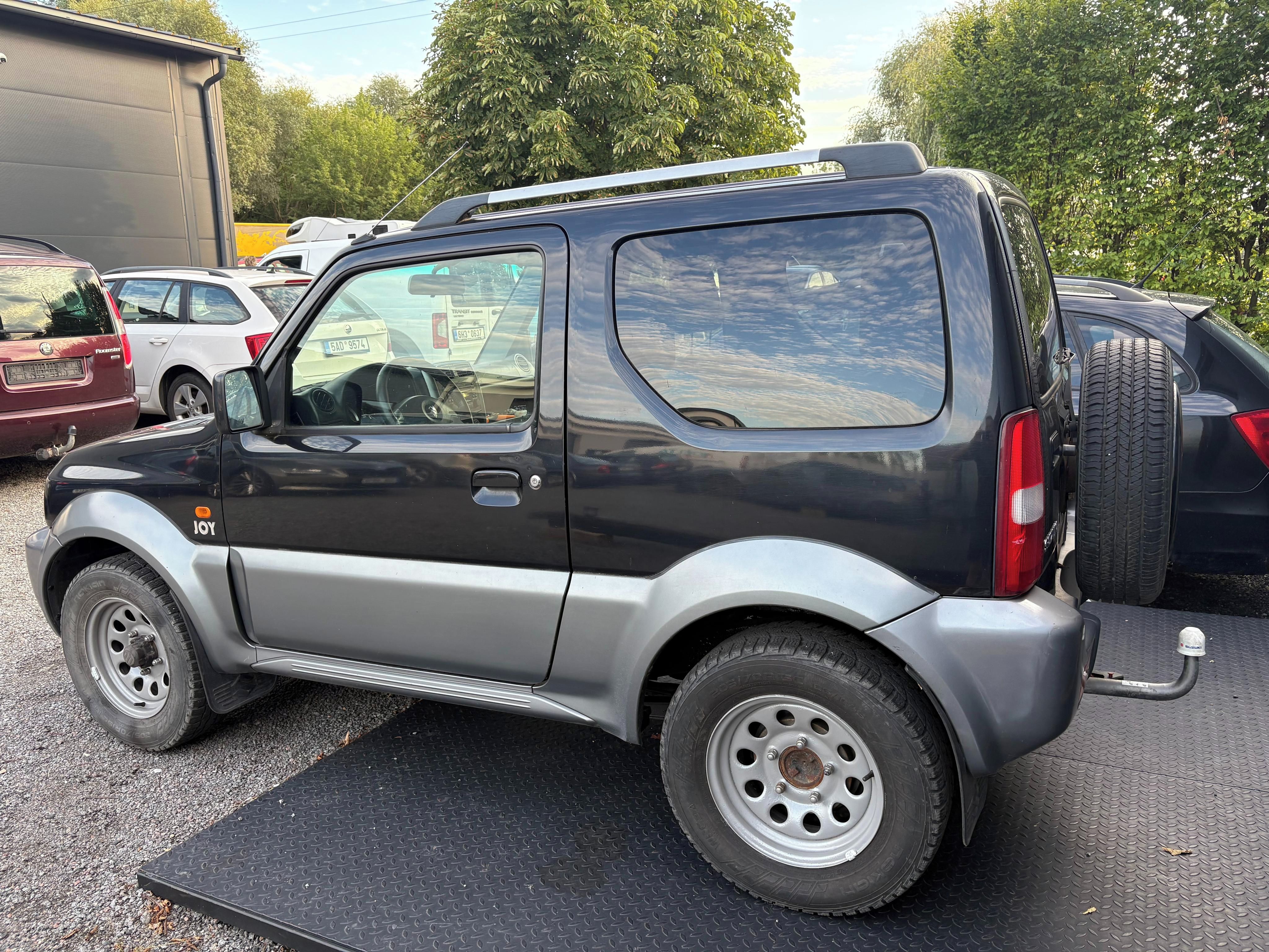 Suzuki Jimny - fotka 4