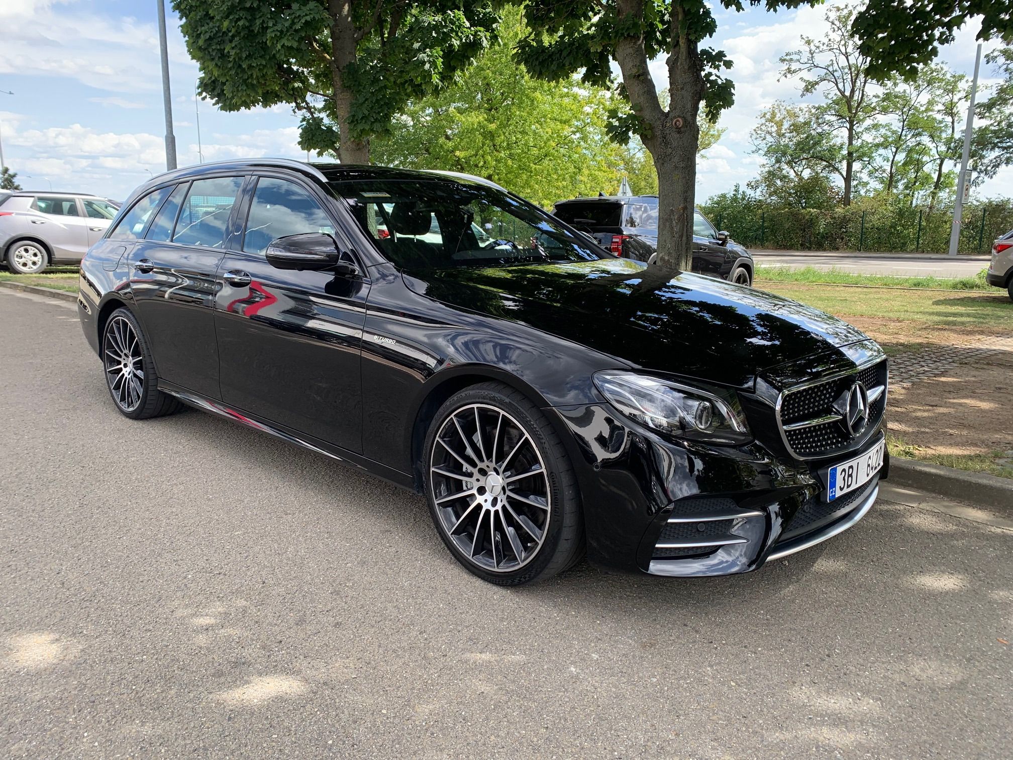 Mercedes-Benz Třídy E, AMG E 43 4MATIC - fotka 2