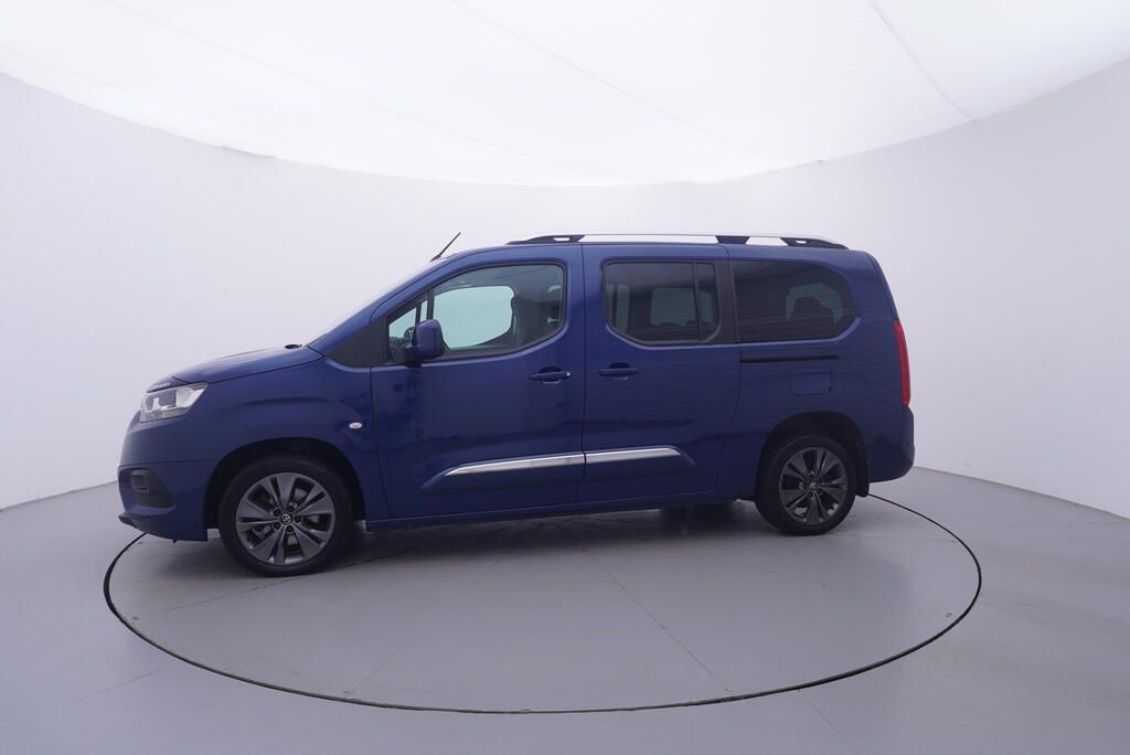 Toyota Proace City Verso, 1.5 D4-D 96 kW - fotka 2