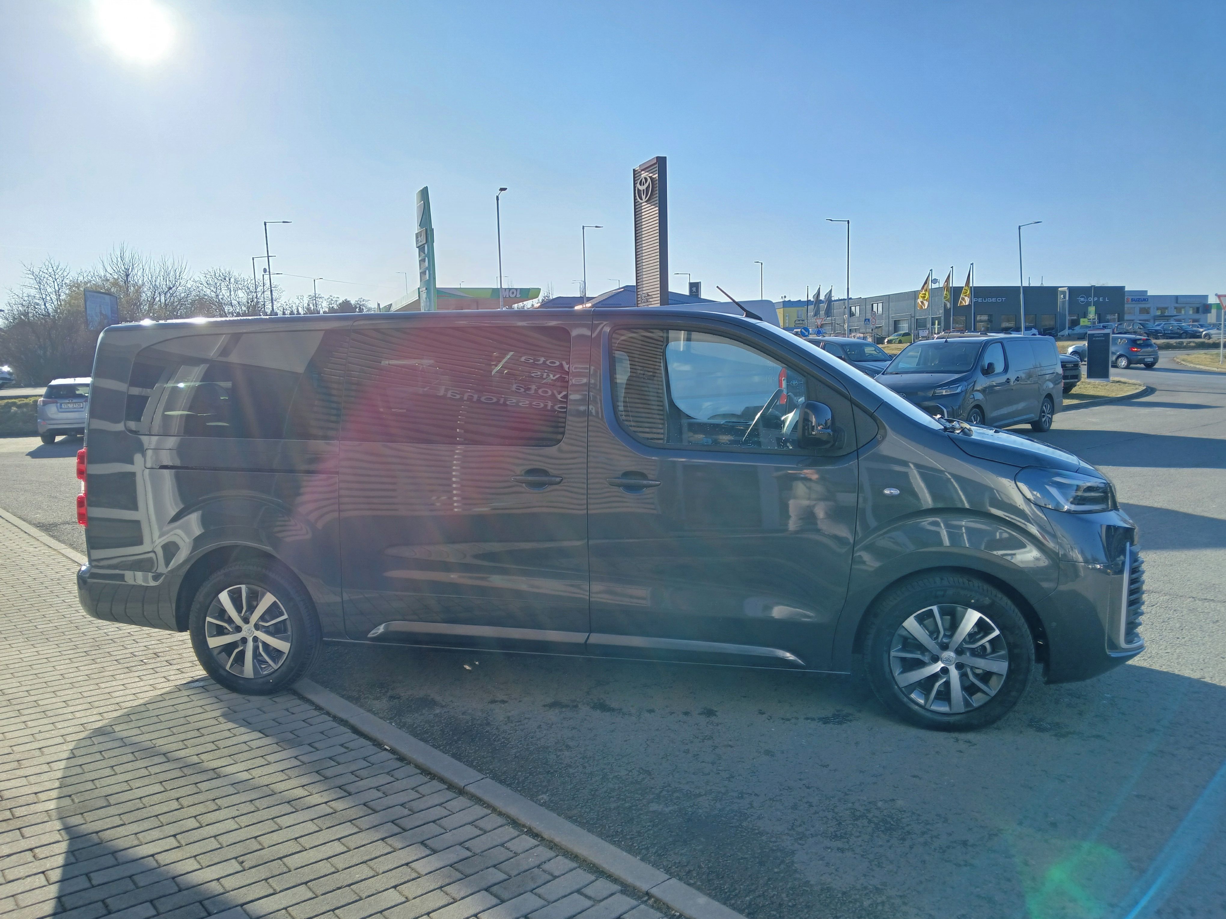 Toyota Proace Verso, 2.2L Business Comfort TAŽNÉ - fotka 4