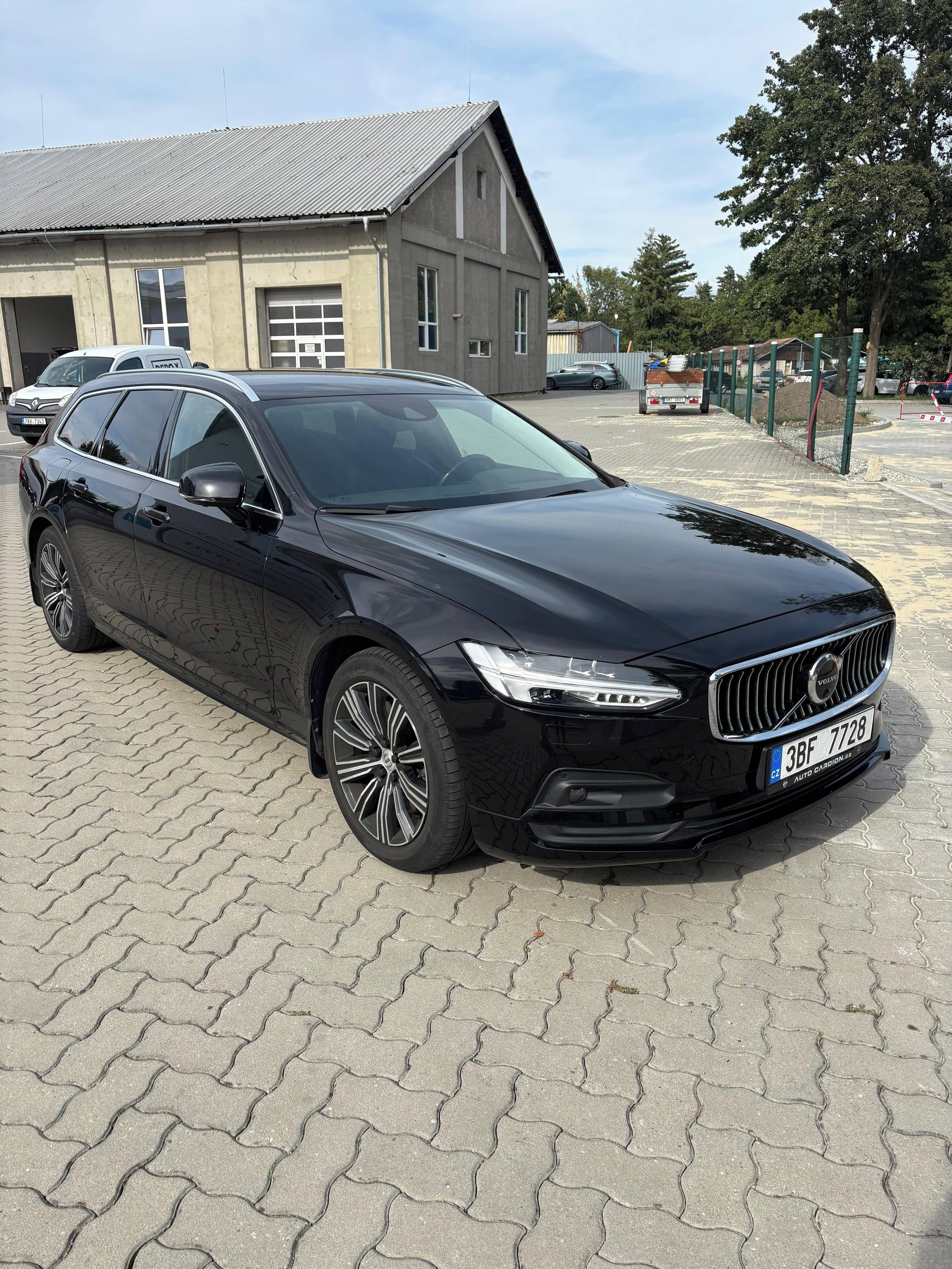 Volvo V90, VOLVO V90  Momentum Plus - fotka 2