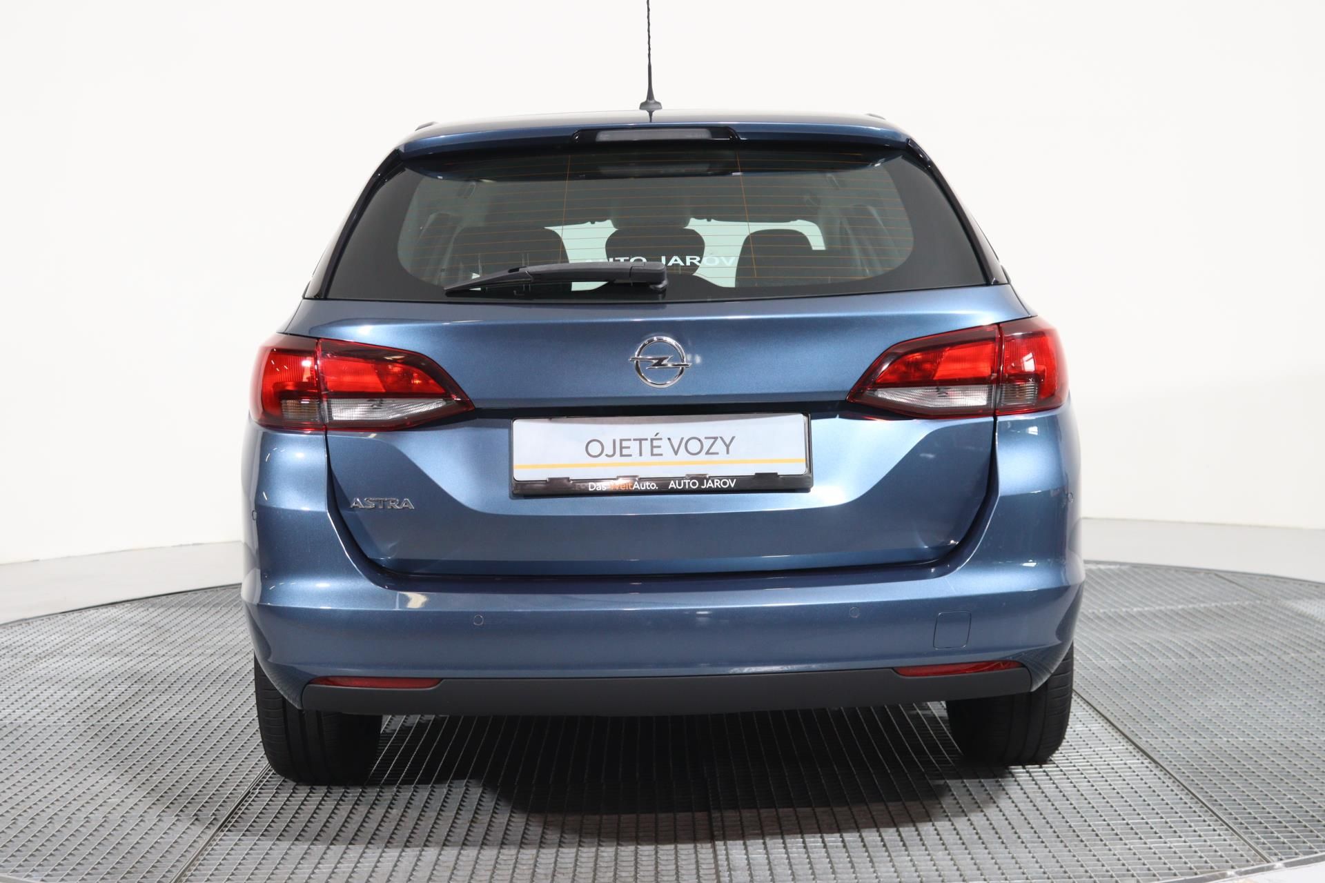 Opel Astra, SPORTS TOURER 1,4 i - fotka 6