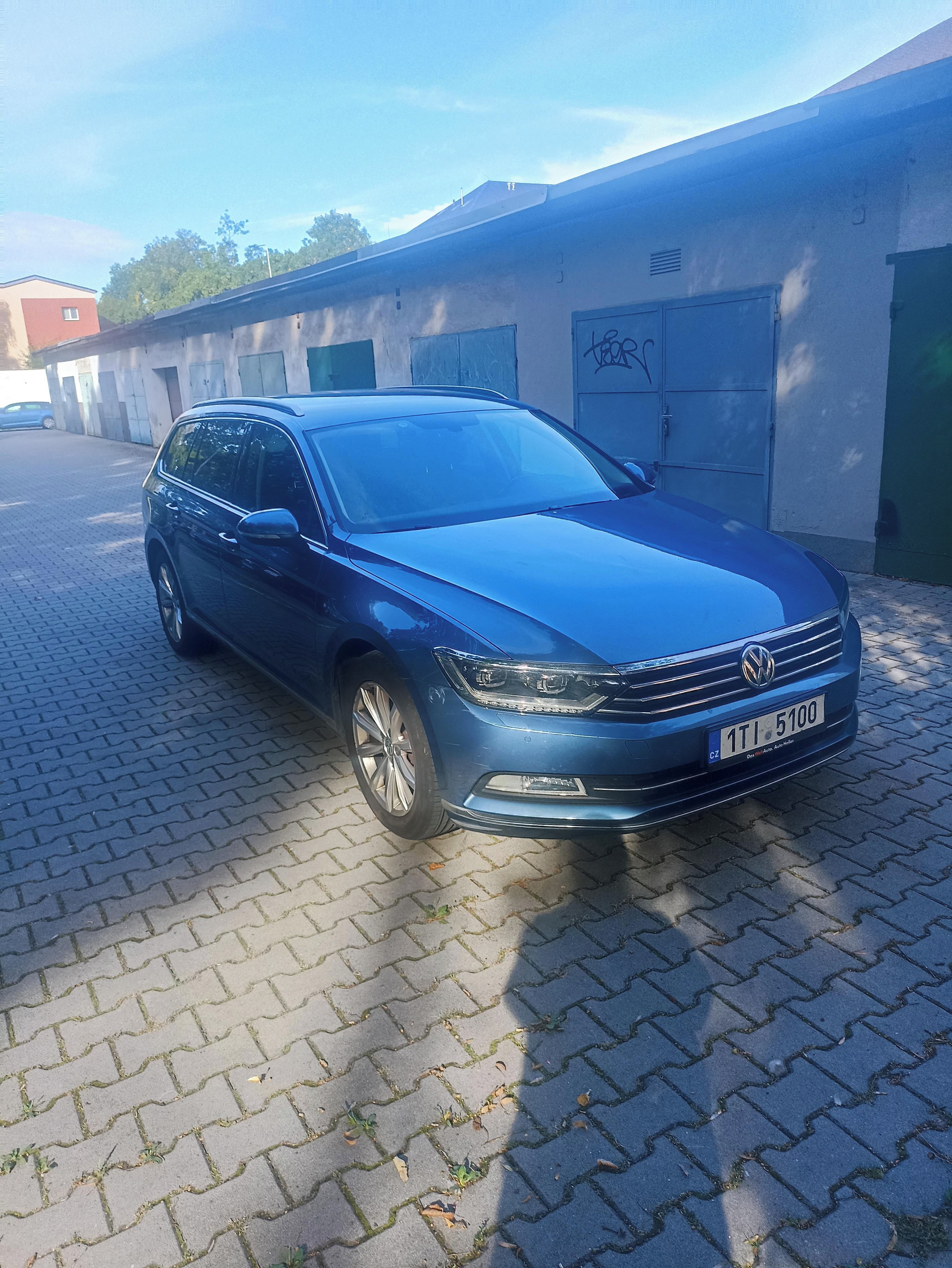 Volkswagen Passat, Passat B8, HIGHLINE, 2.0 TDi - fotka 2